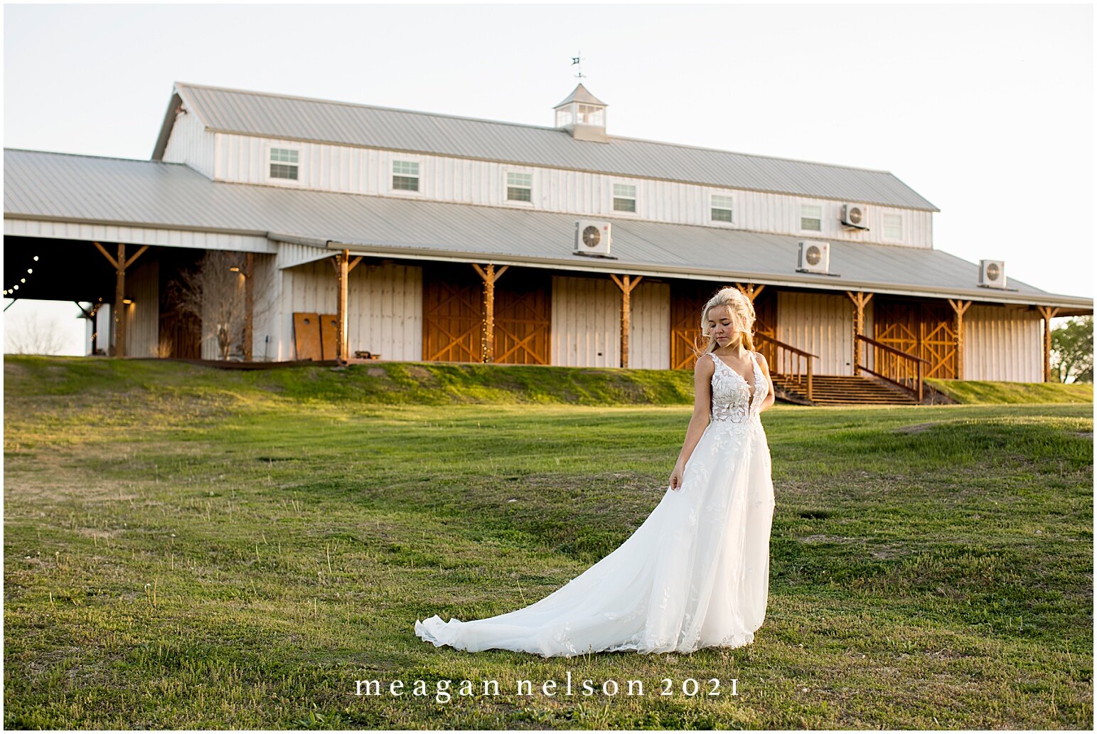 fort_worth_wedding_photographer_big_white_barn_decatur0014.jpg