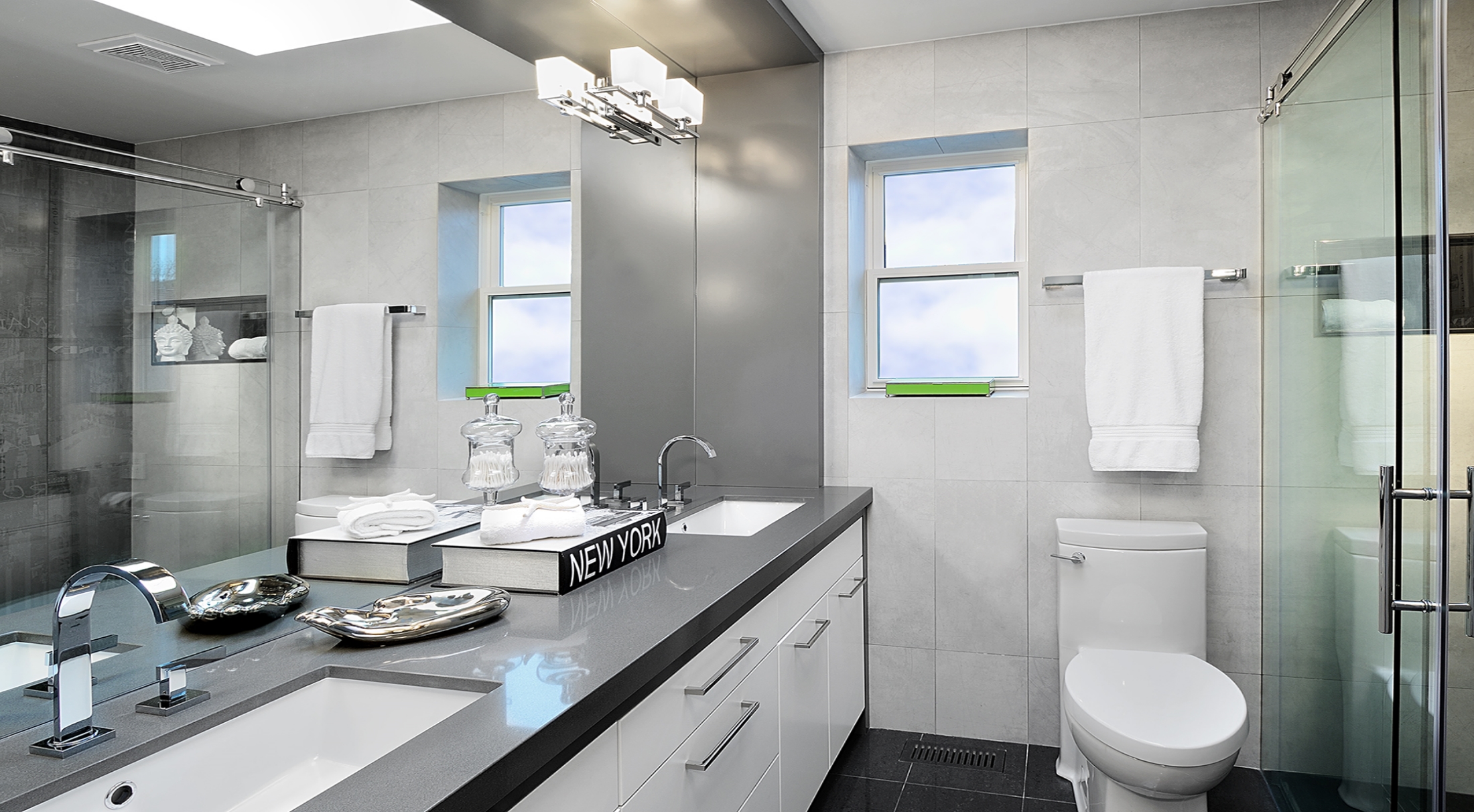 MODERN ENSUITE BATHROOM 