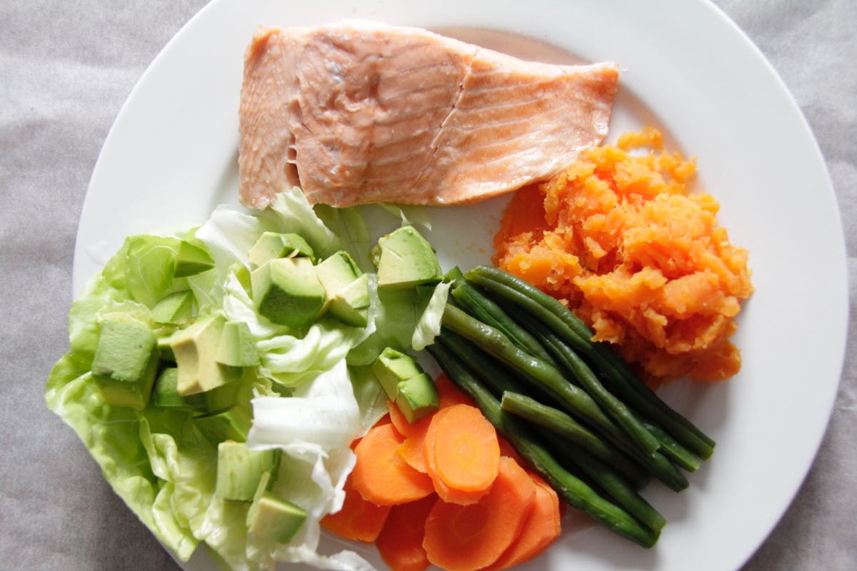 Salmon with steamed vegetables - v1