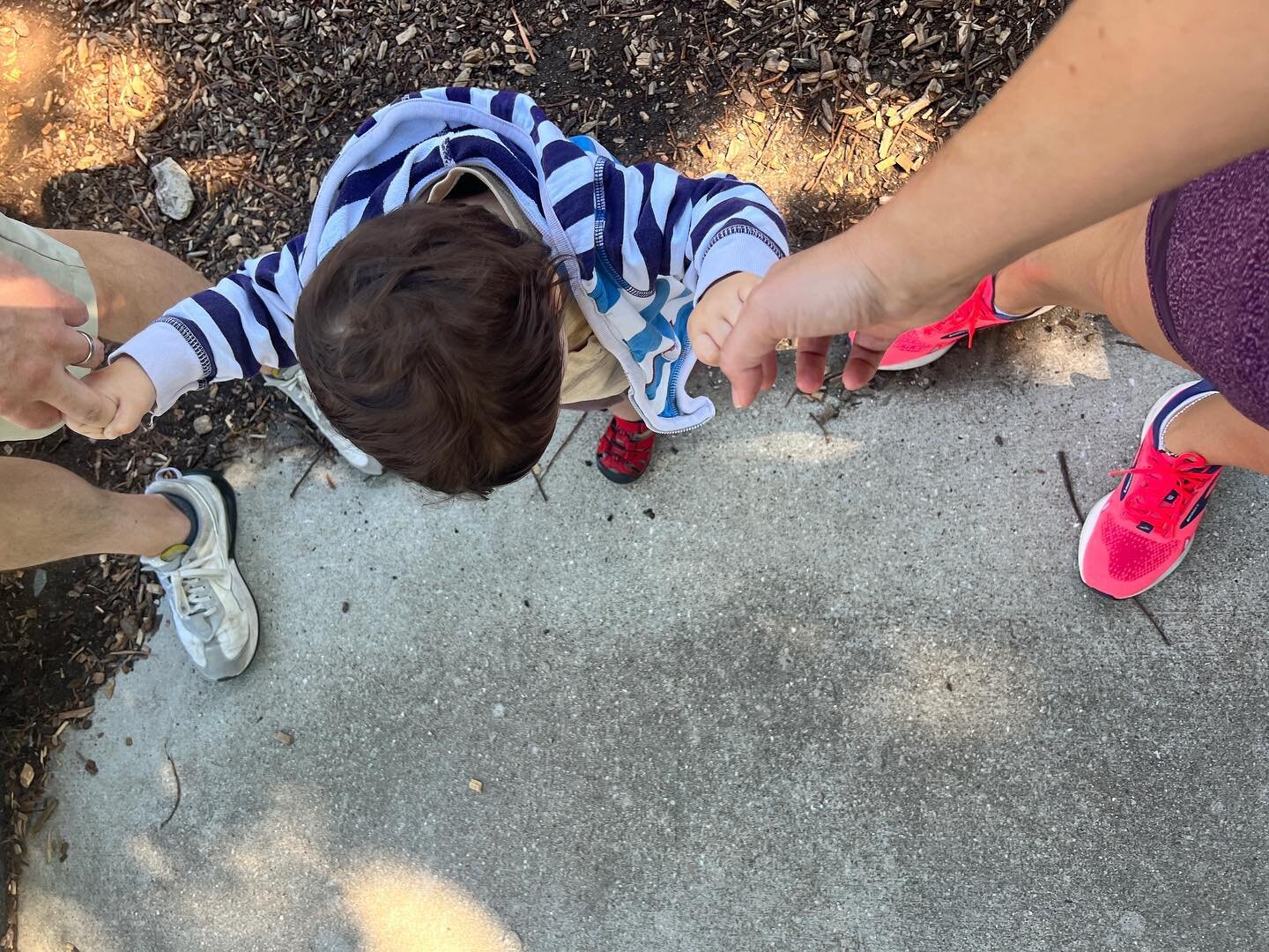 Sundays at the park with my buddies. ☀️ 

 @scotthhubbard 💜 #CharlieRoo 💜 &amp; Me holding hands