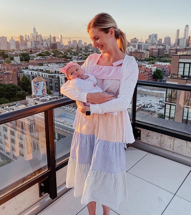 When life goes from the city that never sleeps to the new parents who never sleep ☺️We thought this view was breathtaking, but that was before you. It was always for you 💕 @thesiskar 
#babygirl #nycsunset #colorsofsienarae #brooklynbaby #momlife #ny