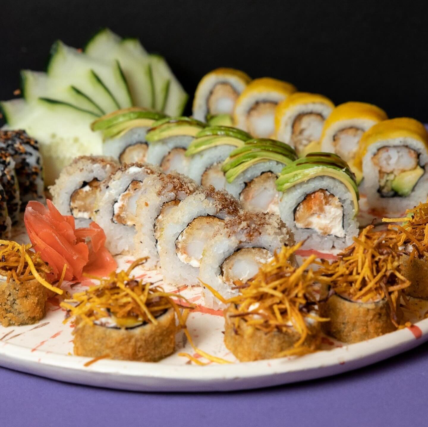 El color y la tradici&oacute;n de dos culturas que se unieron, para hacernos recordar que lo bueno se comparte 🍣✨.

Nuestras piezas de sushi Nikkei cuentan con sabores para todos los gustos y todas las dietas. Conoc&eacute; nuestros combinados en La