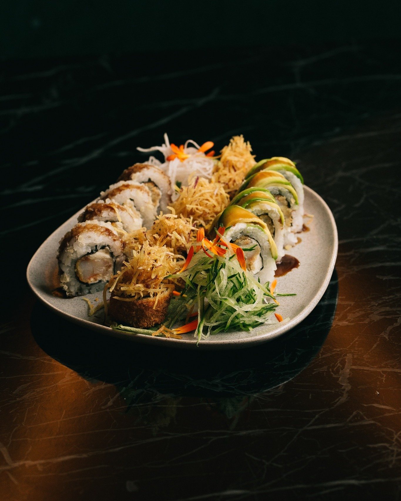 Mimo para uno. Causita 12. 

&iquest;Qu&eacute; degustas? Roll apaltado, crunchy y barranco.

Para disfrutar en cualquier momento.