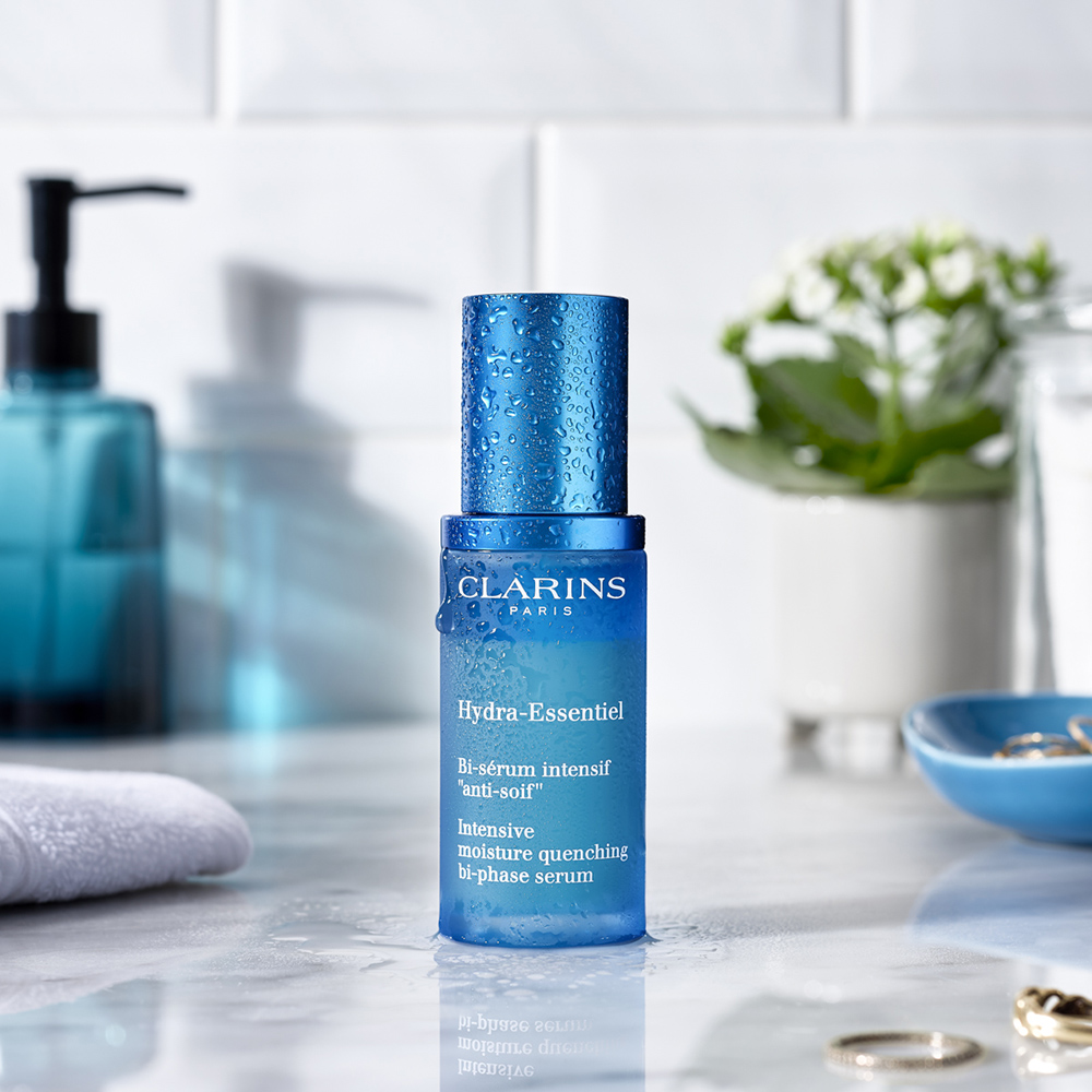 Clarins-Serum-beauty-styling-lifestyle-stylist-prop-stylist-lauren-becker.jpg