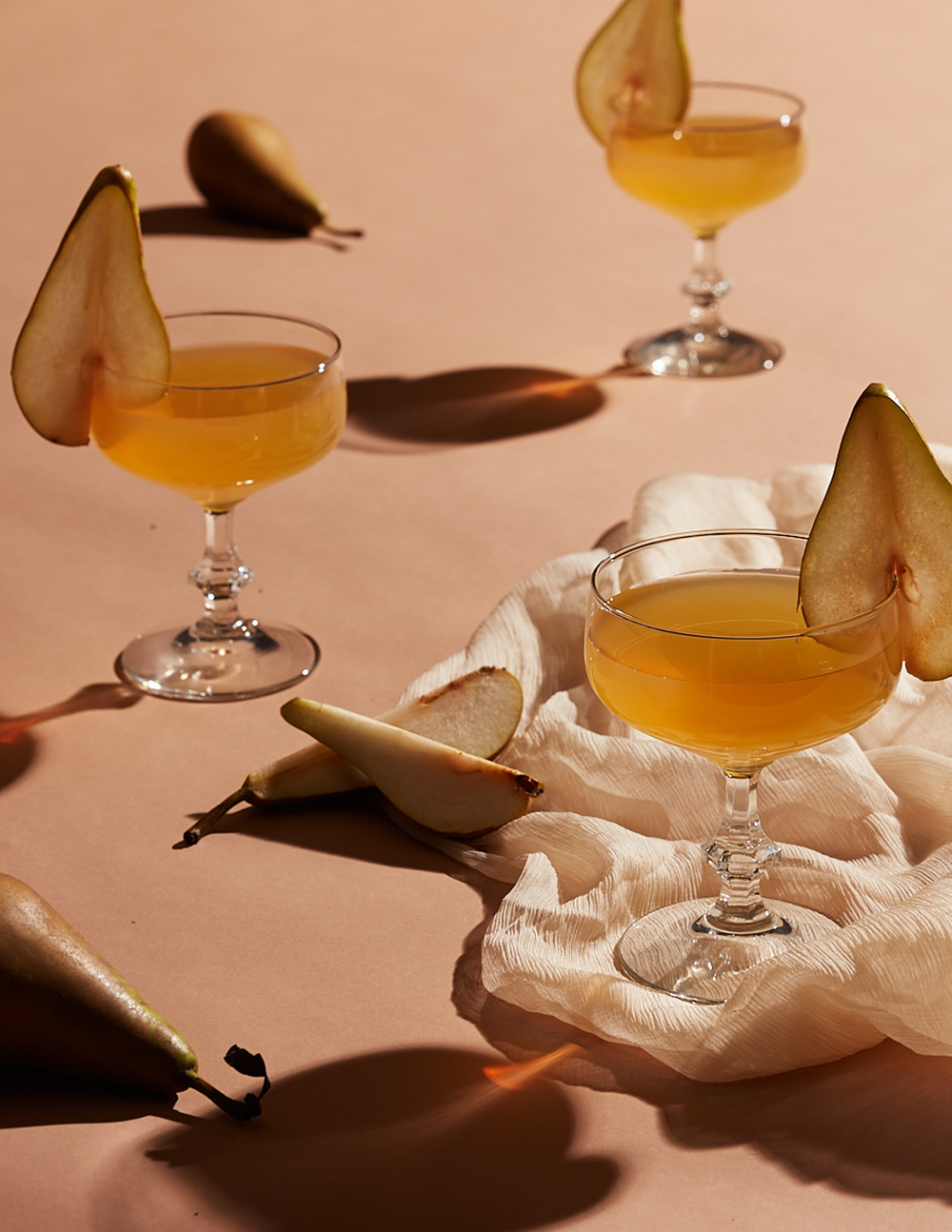 pear-cocktail-lifestyle-stylist-drink-styling-prop-lifestyle-set-designer-propstylist-foodstylist-lauren-becker.jpg