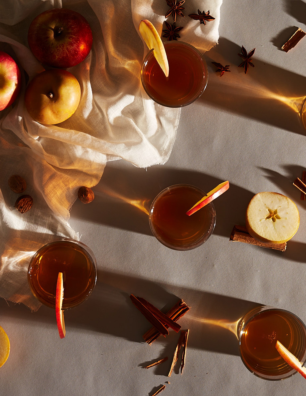 mulled-apple-cocktail-drink-prop-stylist-propstylist-lifestylestylist-drinkstylist-styling-lauren-becker-setdesigner.jpg