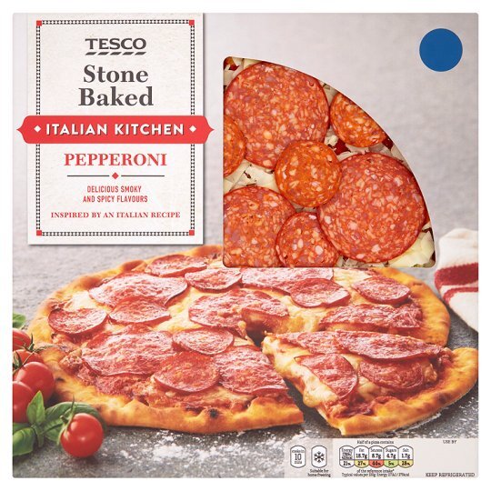 Tesco_stonebaked_pizza_pepperoni_laurenbecker_foodstylist.jpg