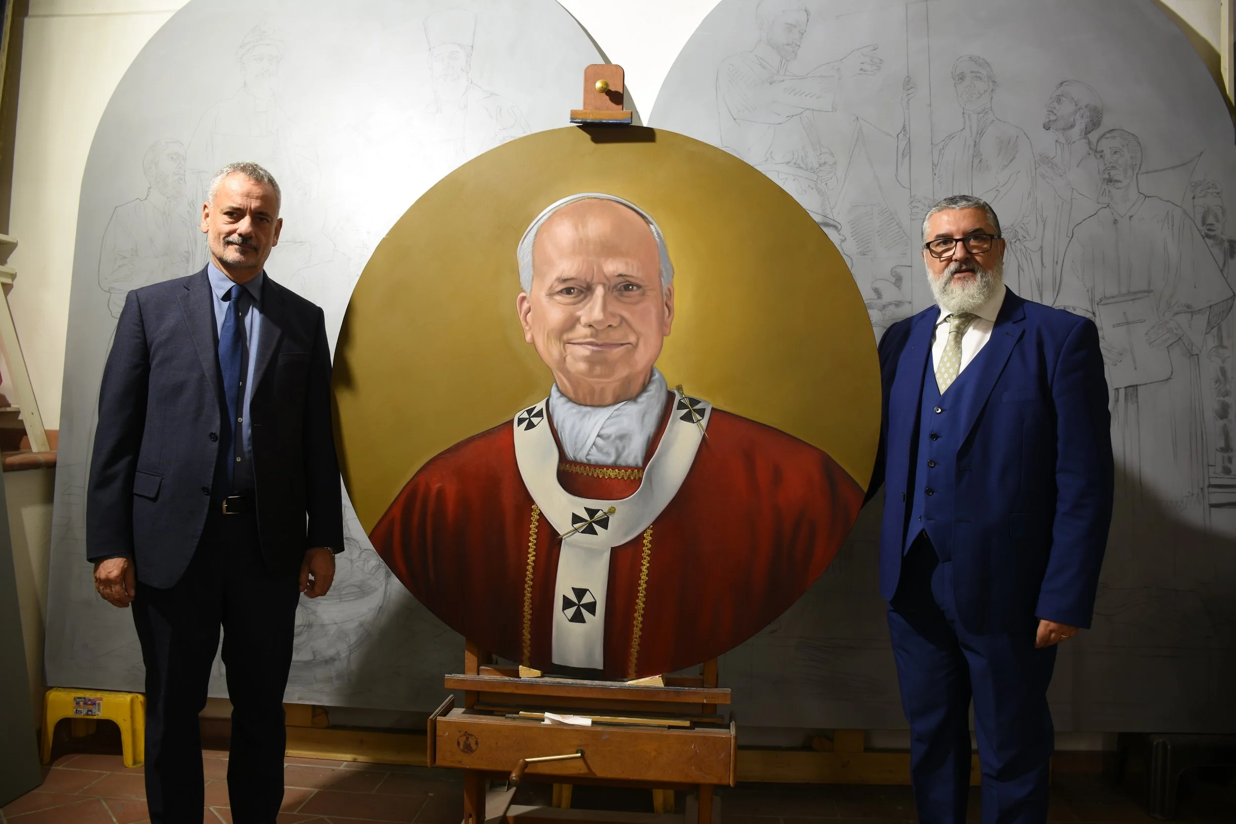 Rodolfo Papa e Paolo di Buono con il ritratto di Leone XIV