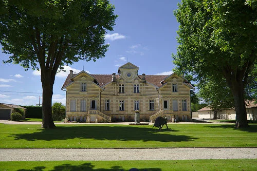 chateau maucaillou. Bed & breakfast.
