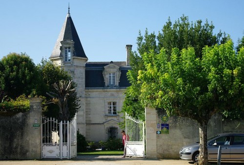 bourg Chez mme poissonneau. bed & breakfast.