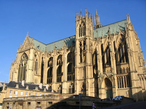 Metz, katedralen med glasmosaiker av Chagall. © Jan Mensink