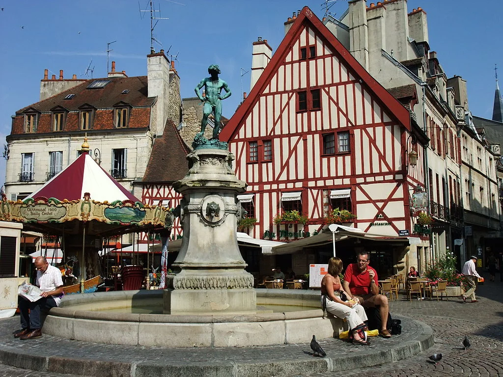 dijon, Place F.Rude Foto Nikater