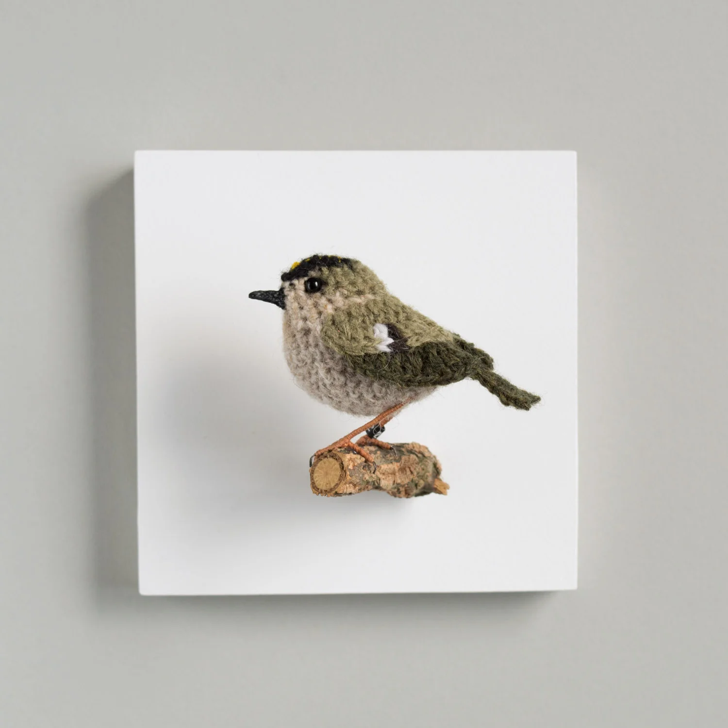 Goldcrest wall bird 1 1500px.jpg