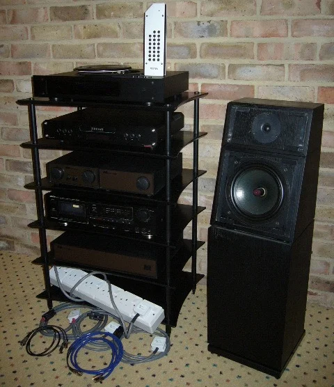 16_6_16-Secondhand-unlistable-2-Audio-t-Brighton.jpg