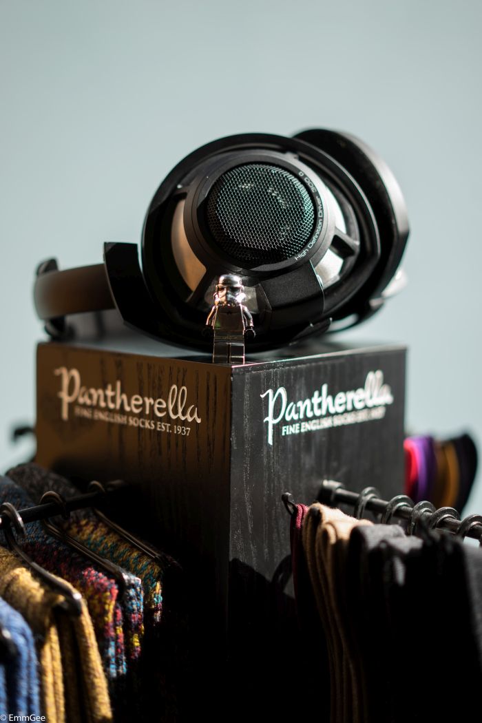 Everybody needs a pair of beautifully knitted socks to go with a set of Sennheiser HD800s. 
