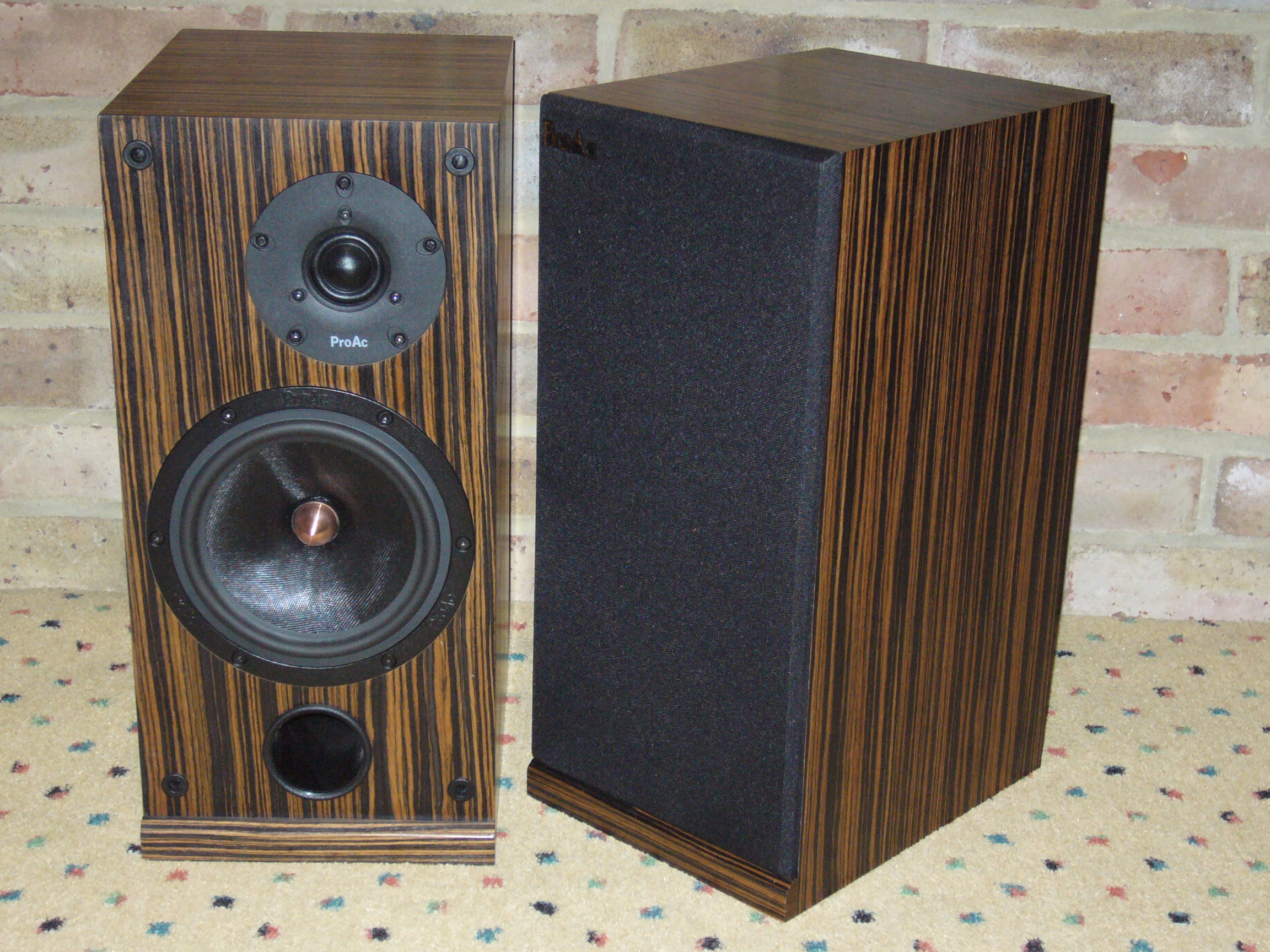 Proac Response D2 Ebony
