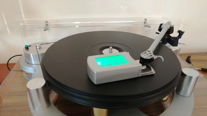 Adjusting tracking force for cartridge using the Pro-ject "measure it".
