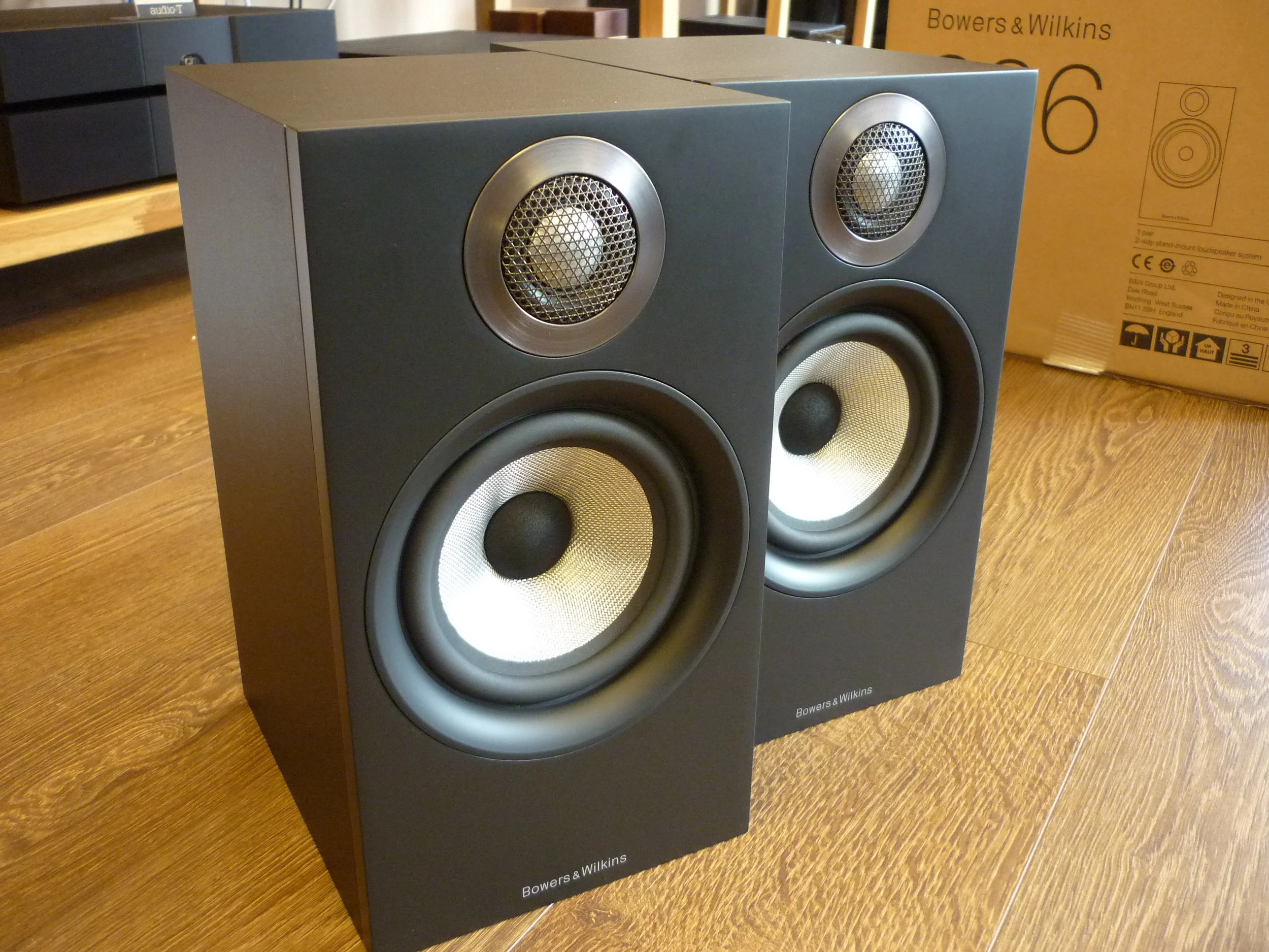 bowers and wilkins 600