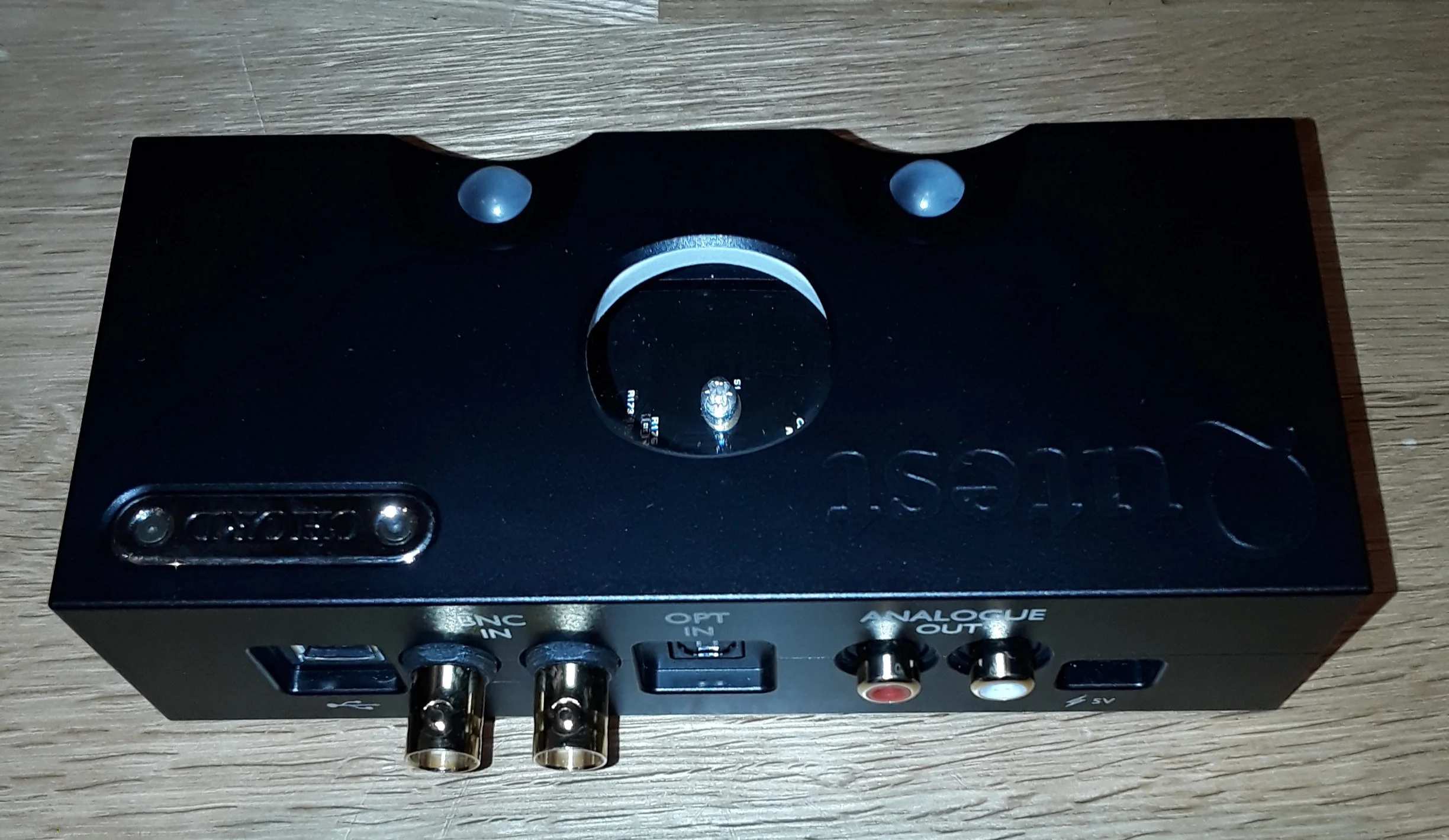 Qutest - Top View