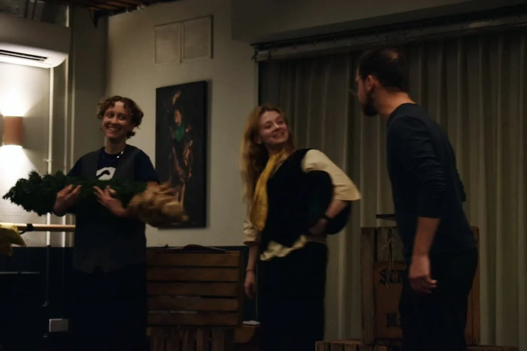 Here are some spooky rehearsal shots for A Christmas Carol, currently in Rome!

#jellyfishtheatre #achristmascarol #childrenstheatre