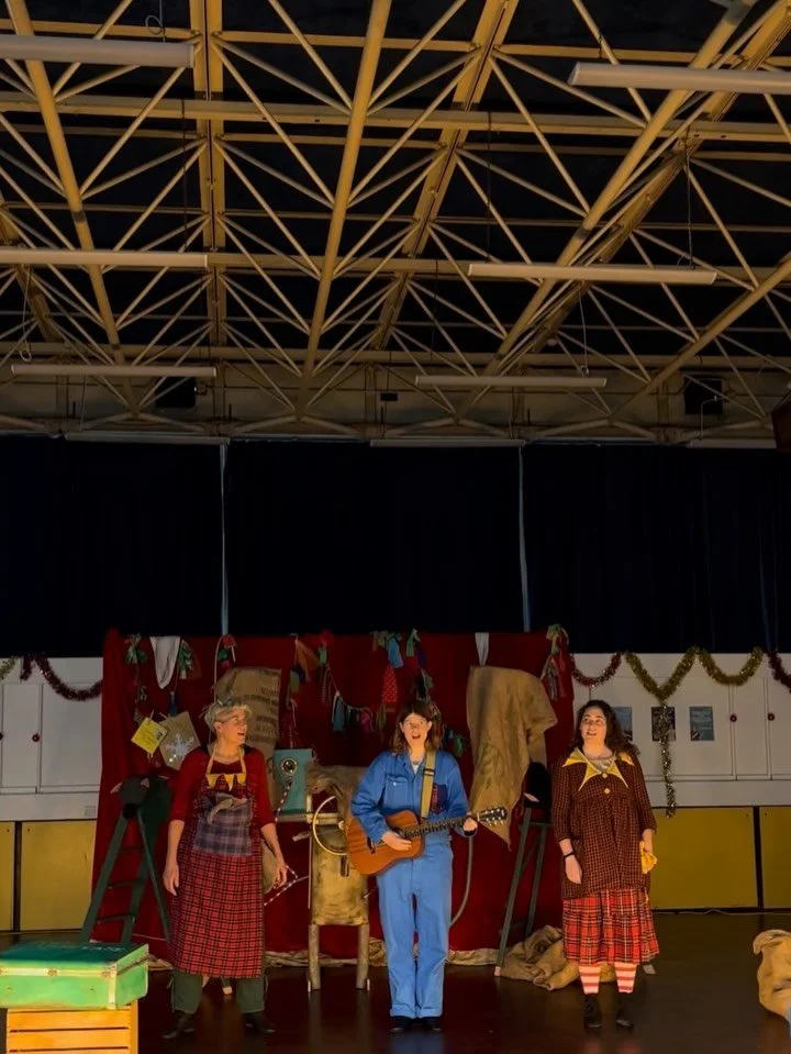 Happy new year from all of us at Jellyfish 🎉

We ended 2025 with some lovely festive performances, like this one at Roehampton Family Hub - we loved performing in such a lovely community space!

Libraries are other brilliant places to introduce youn