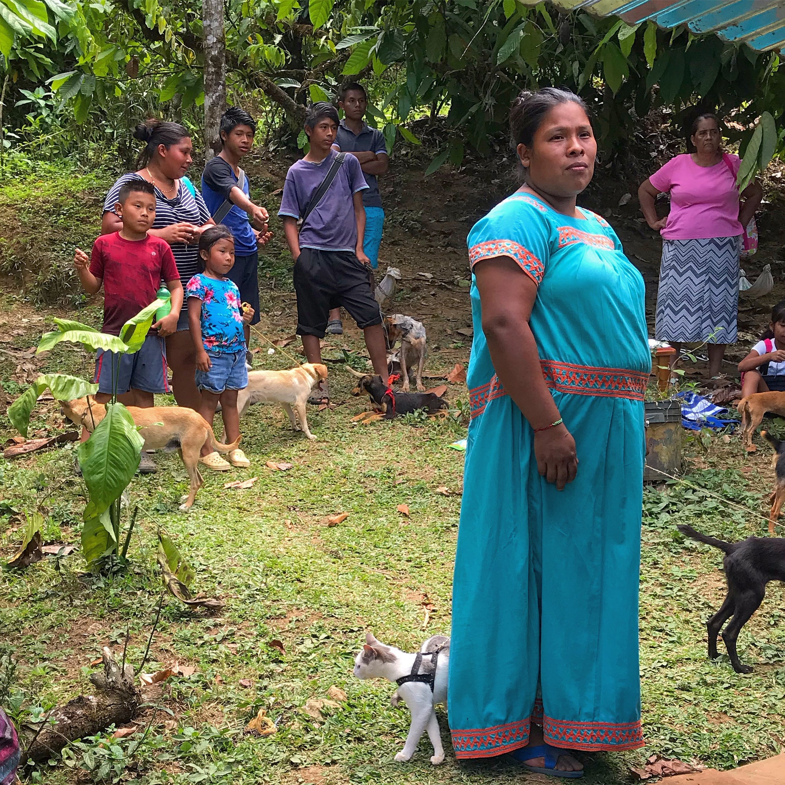 Guaymi people awaiting surgery for their pets
