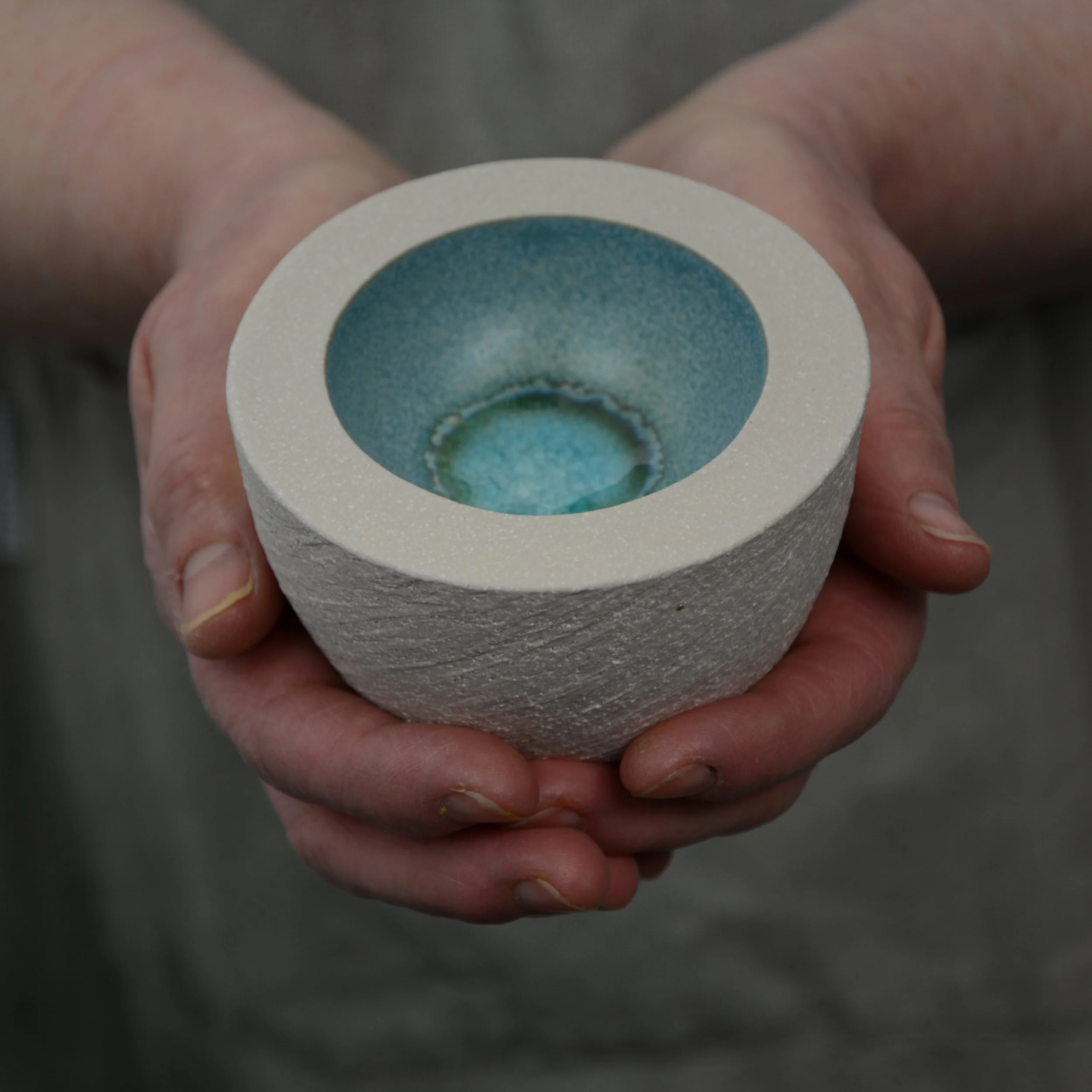 Venue 3_Rhian Winslade_pot close up in hands.jpg (Copy)