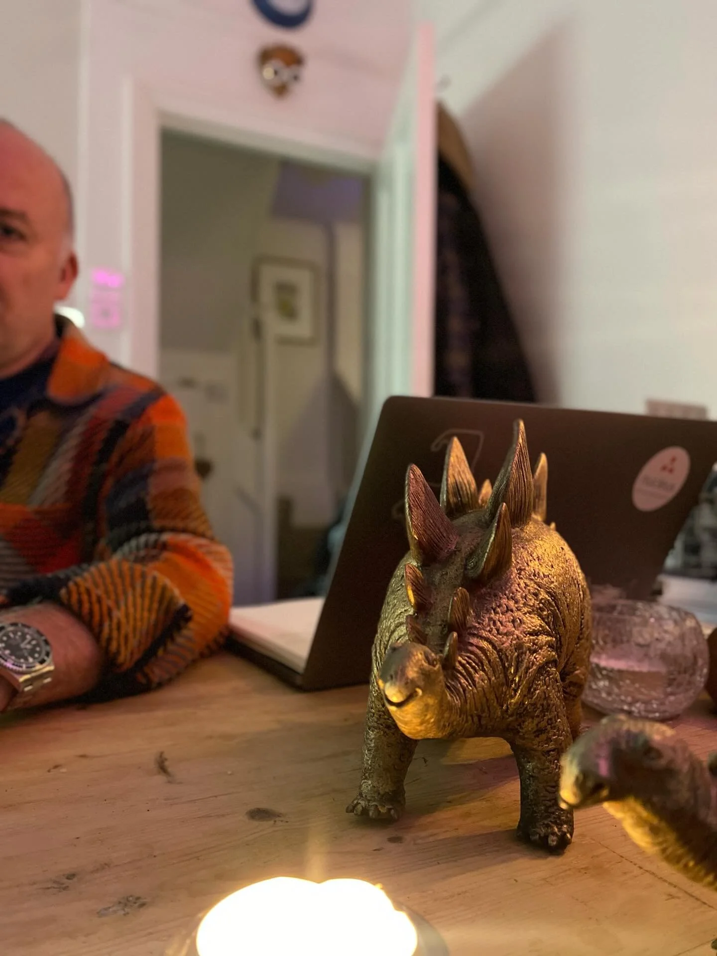 Dinosaurs joining us for dinner.. #bourdain