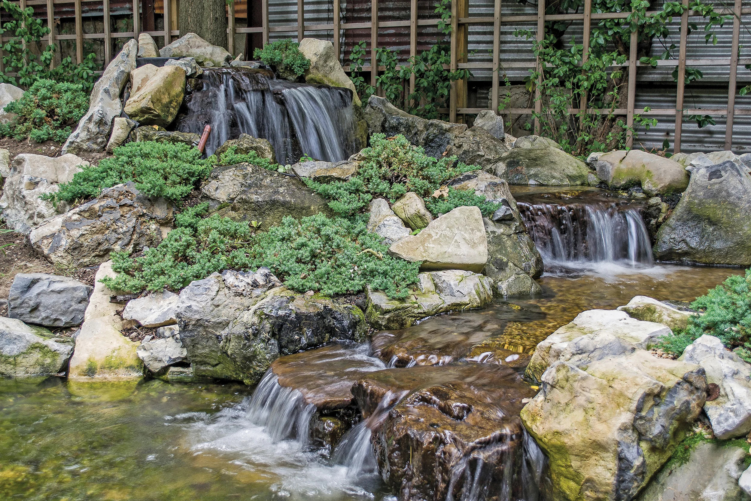 Deck & Patio - Silver , Ponds