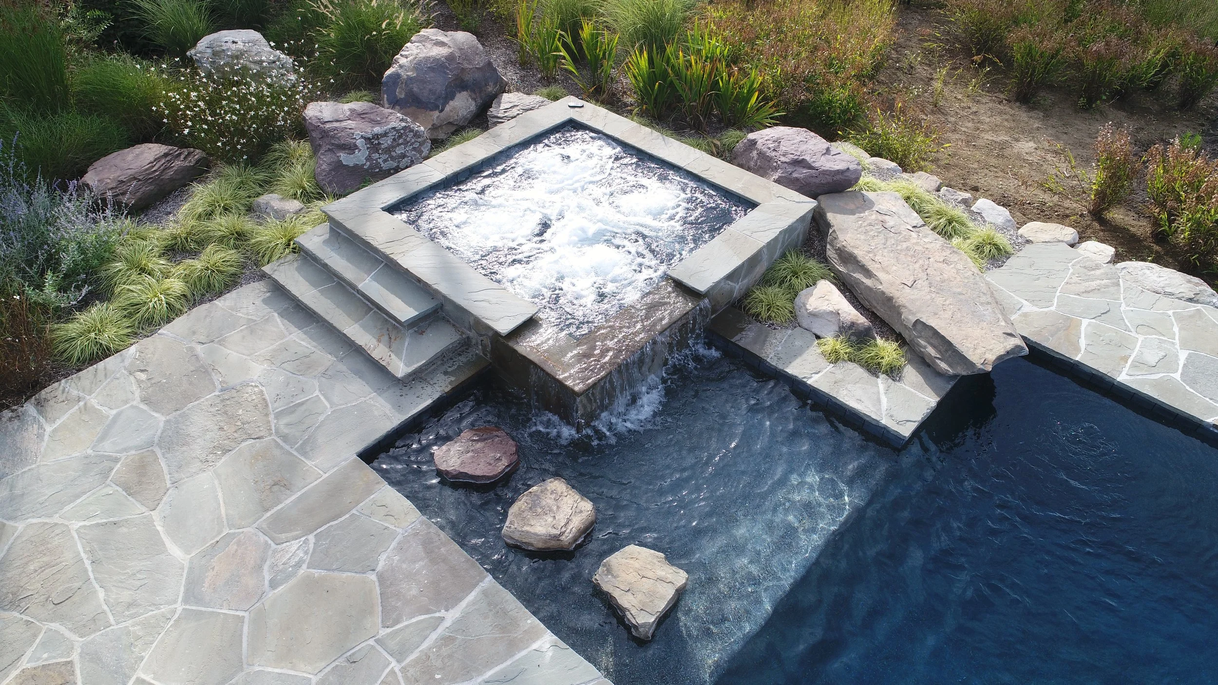Cat11 Custom Spa Silver Pelican Pools.jpg