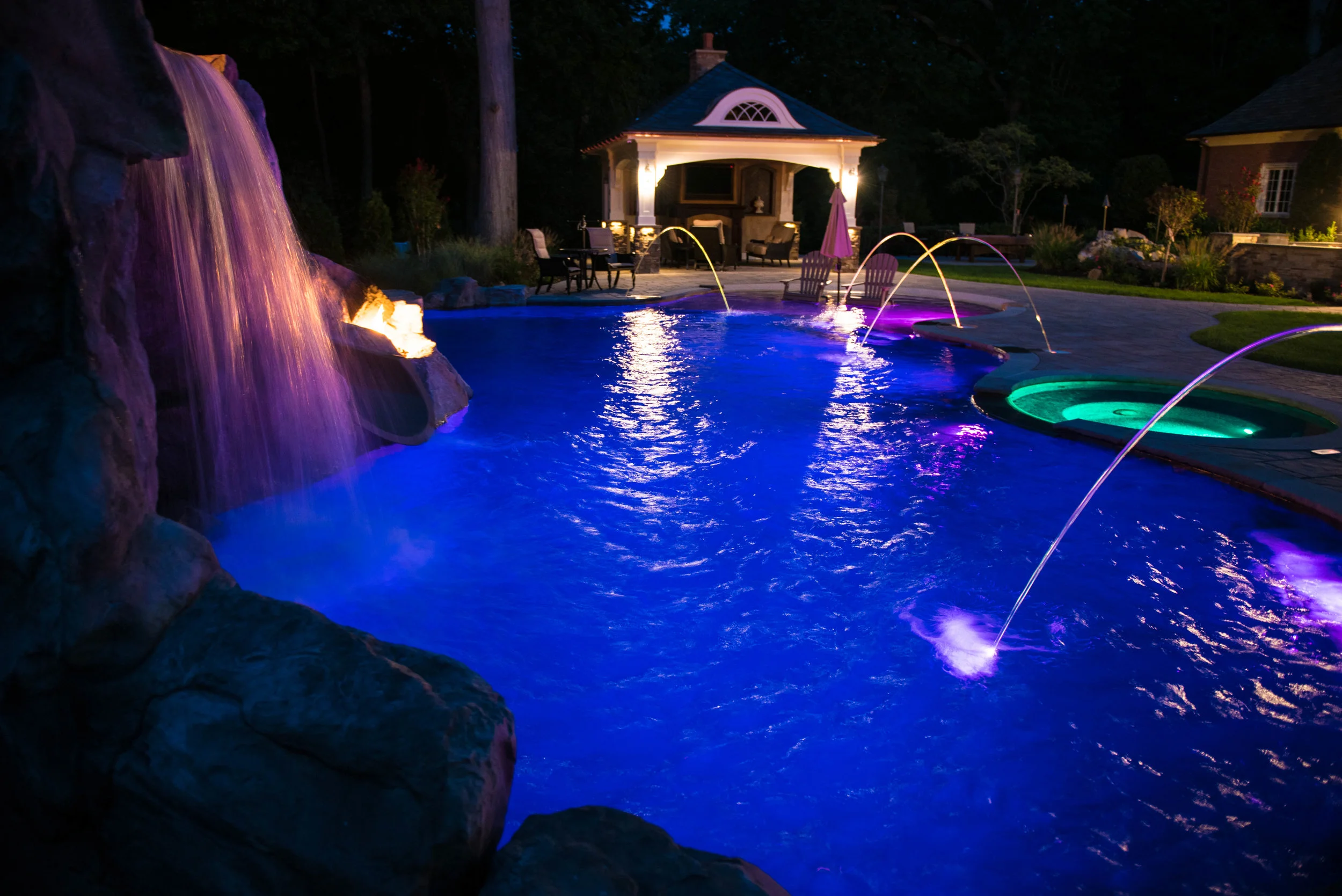 Cat16 Water Feature Bronze Gibbons Pools.jpg