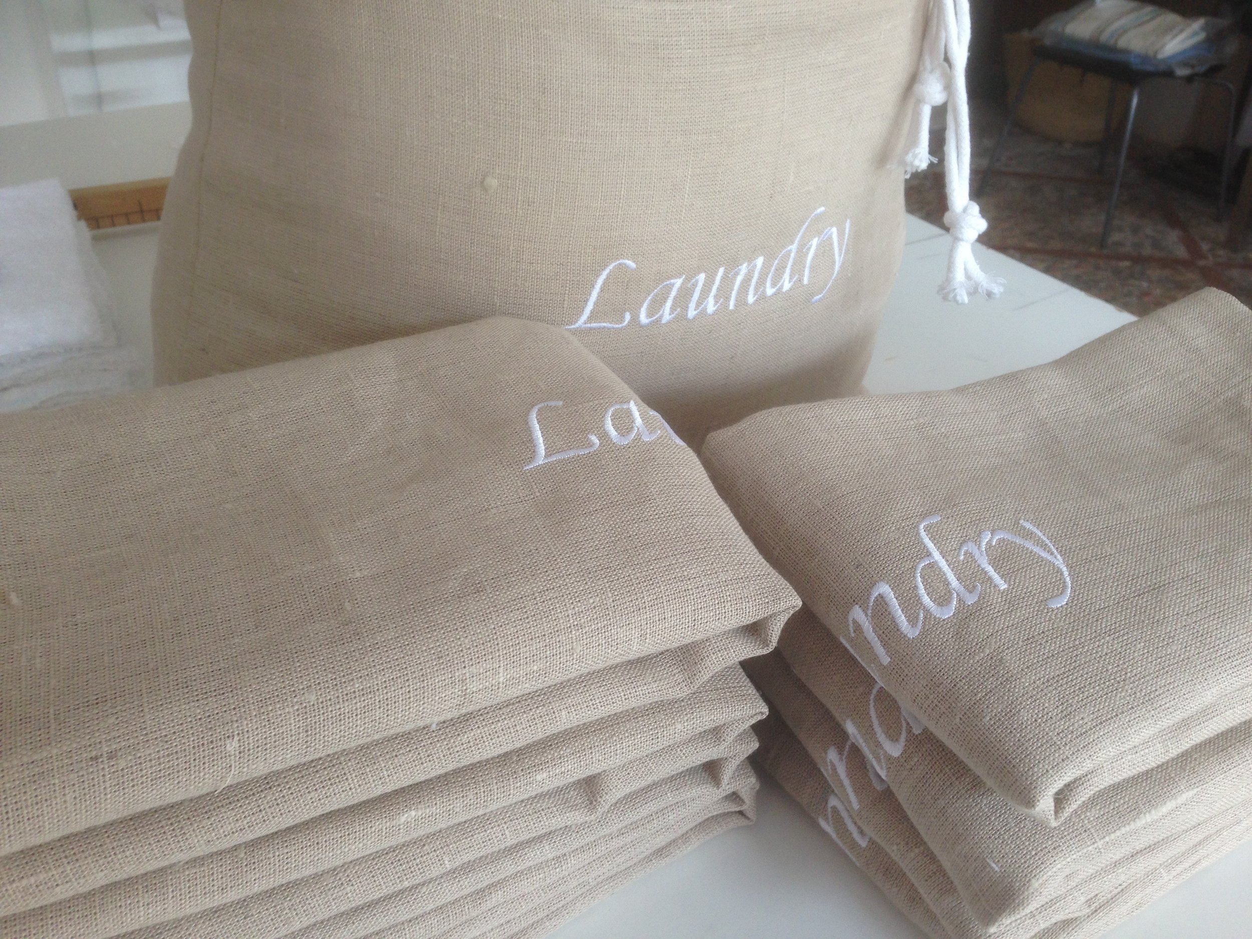 Laundry Bag Nat linen w white.jpg