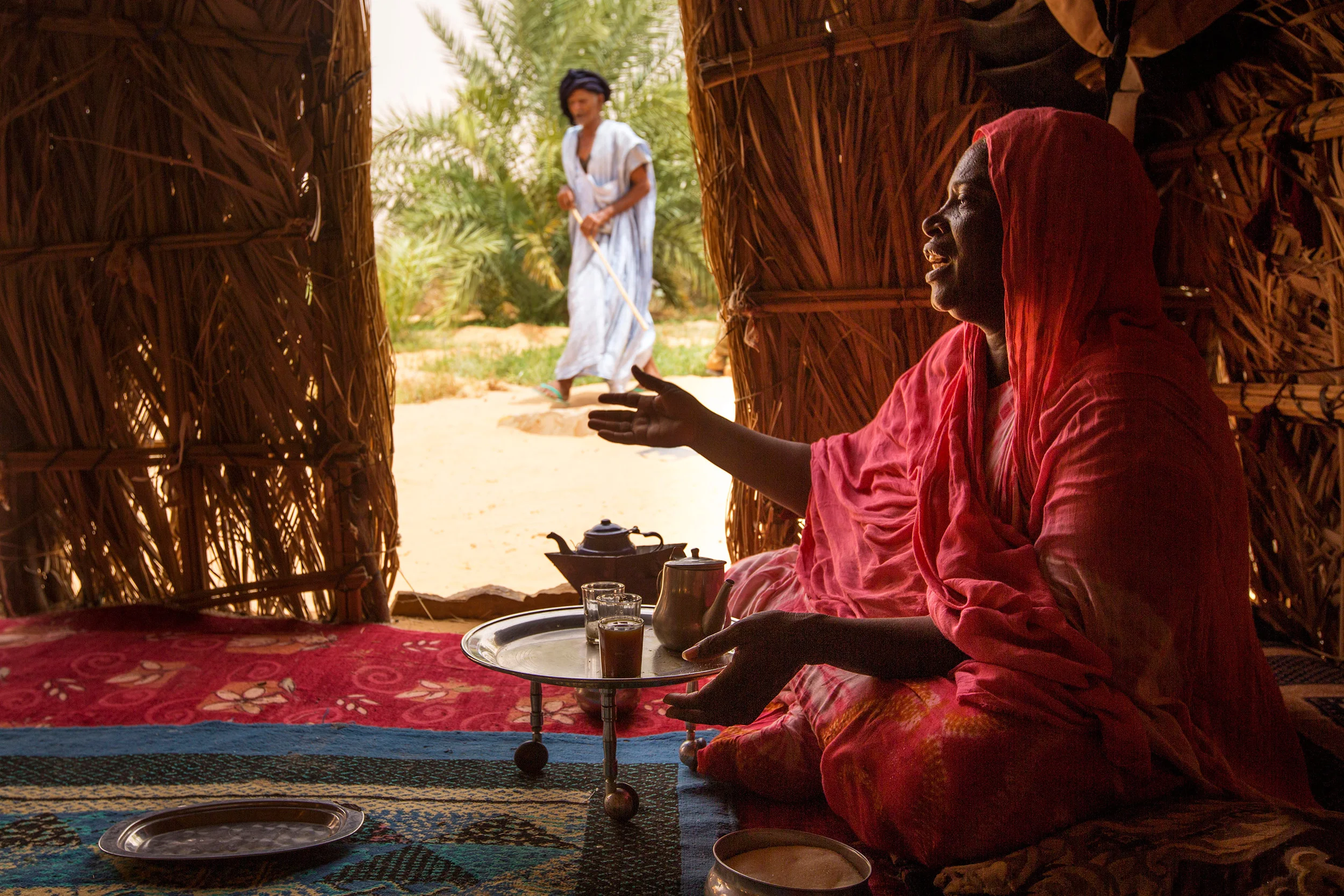 Tea-and-chit-chat---Mauritania,-Tanouchert,-Adrar-Region.jpg