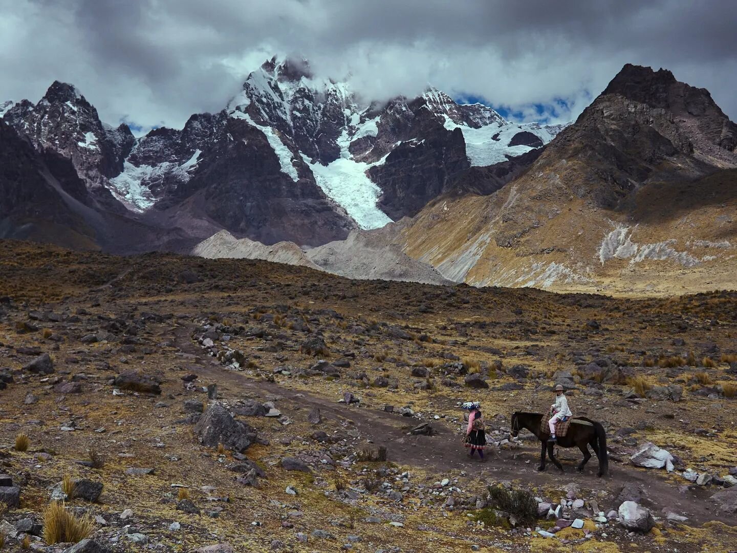 We've been in Peru for 3 years! Our time here was coming to an end. I've seen so much of this amazing country, but before I'd go, there were still 2 areas I wanted to visit. 

I wanted to see some of the mountains around the Ausangate range and, I wa