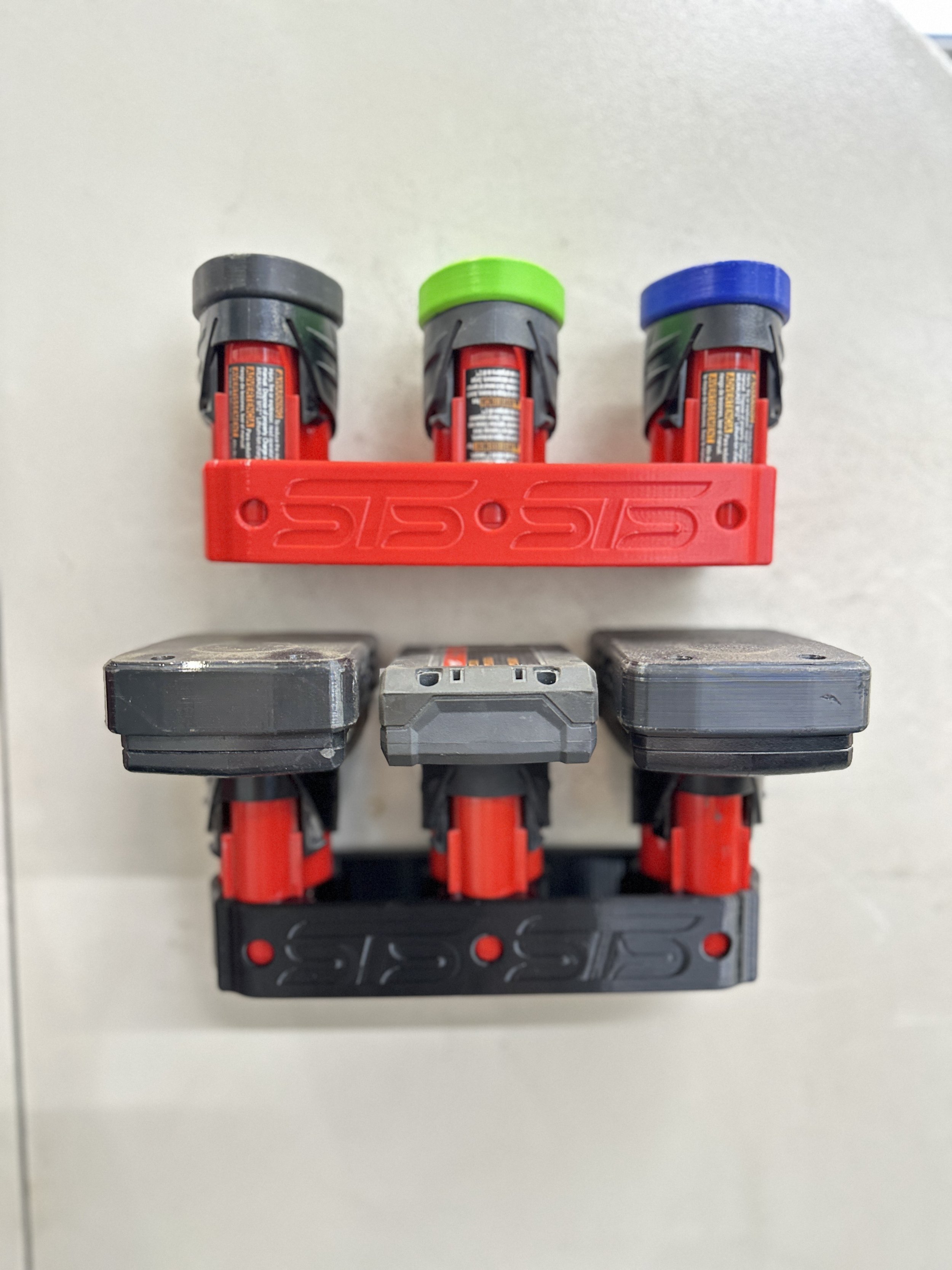 STS Auto Design STSMW12BH – M12 Magnetic Battery Holder for Milwaukee Batteries