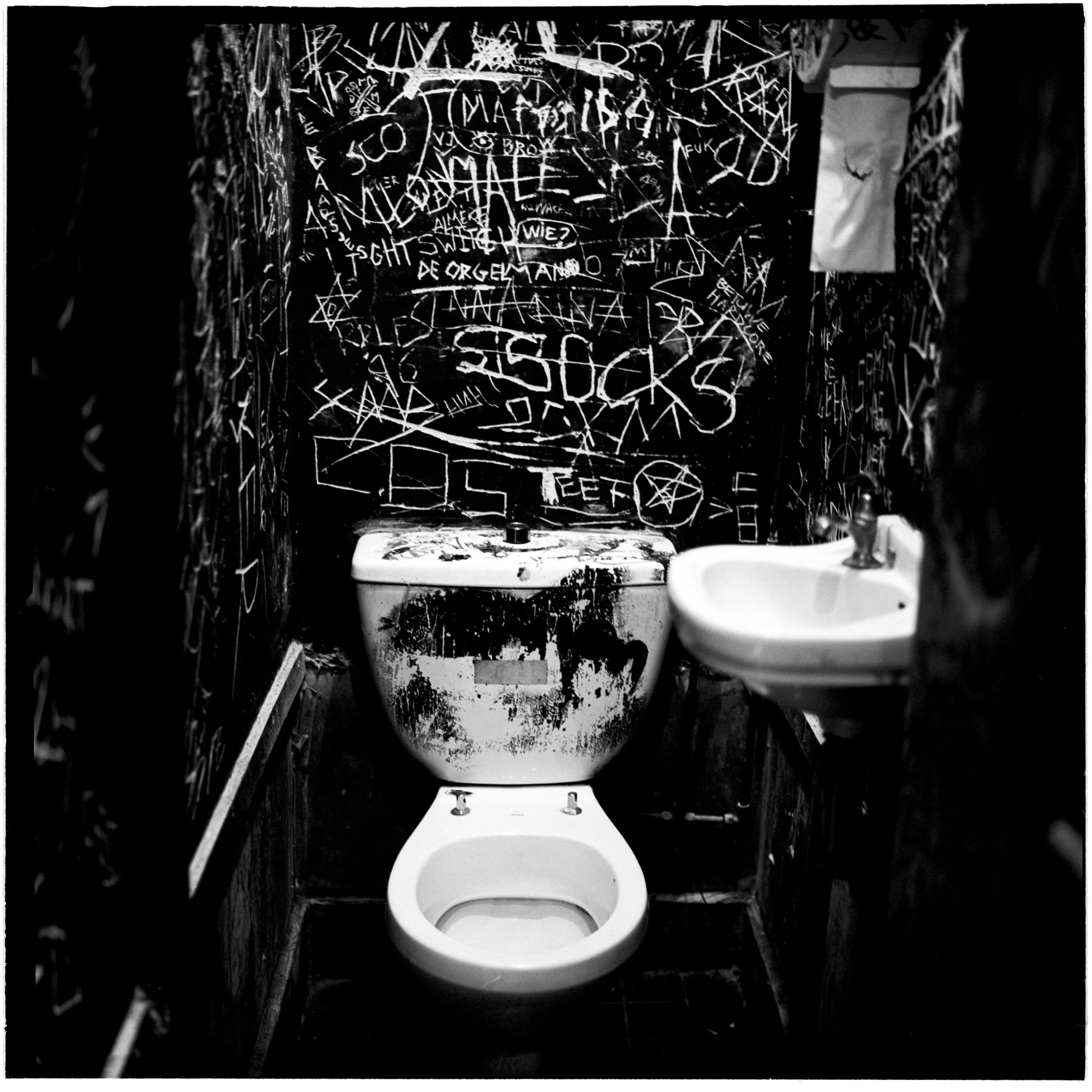 DuivelToilet copy.jpg