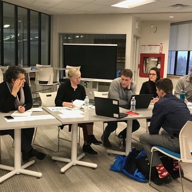 We had a great time networking with Semi-Finalists at @stlawrencecollege last night and helping them with their pitches. Thank you so much @pamarmstrong7993 for inviting us to part-take in such a valuable event for students. Good luck SLC in the Semi