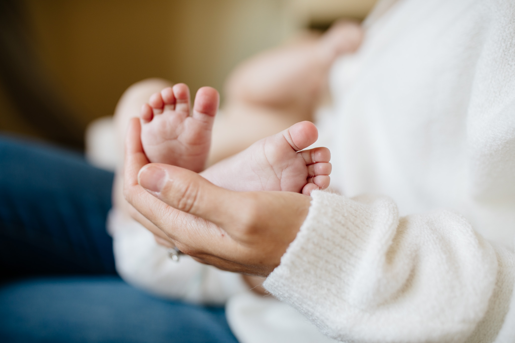 9Seattle_newborn_photographer_vashon_family_photography_lifestyle_newborn_session_baby_catie_Bergman_photo.jpg