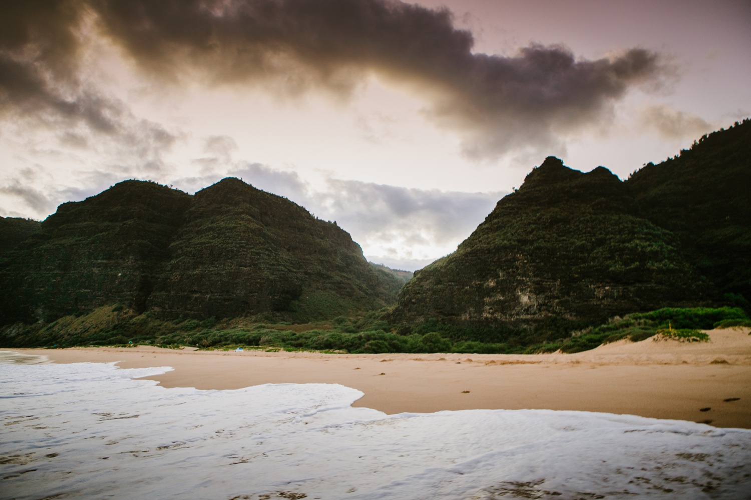 catie-bergman-adventure-elopement-photographer-wedding-hawaii-kauai-ocean-catie-bergman-photography-pnw-newborn-portrait-lifestylephotography_0073.jpg