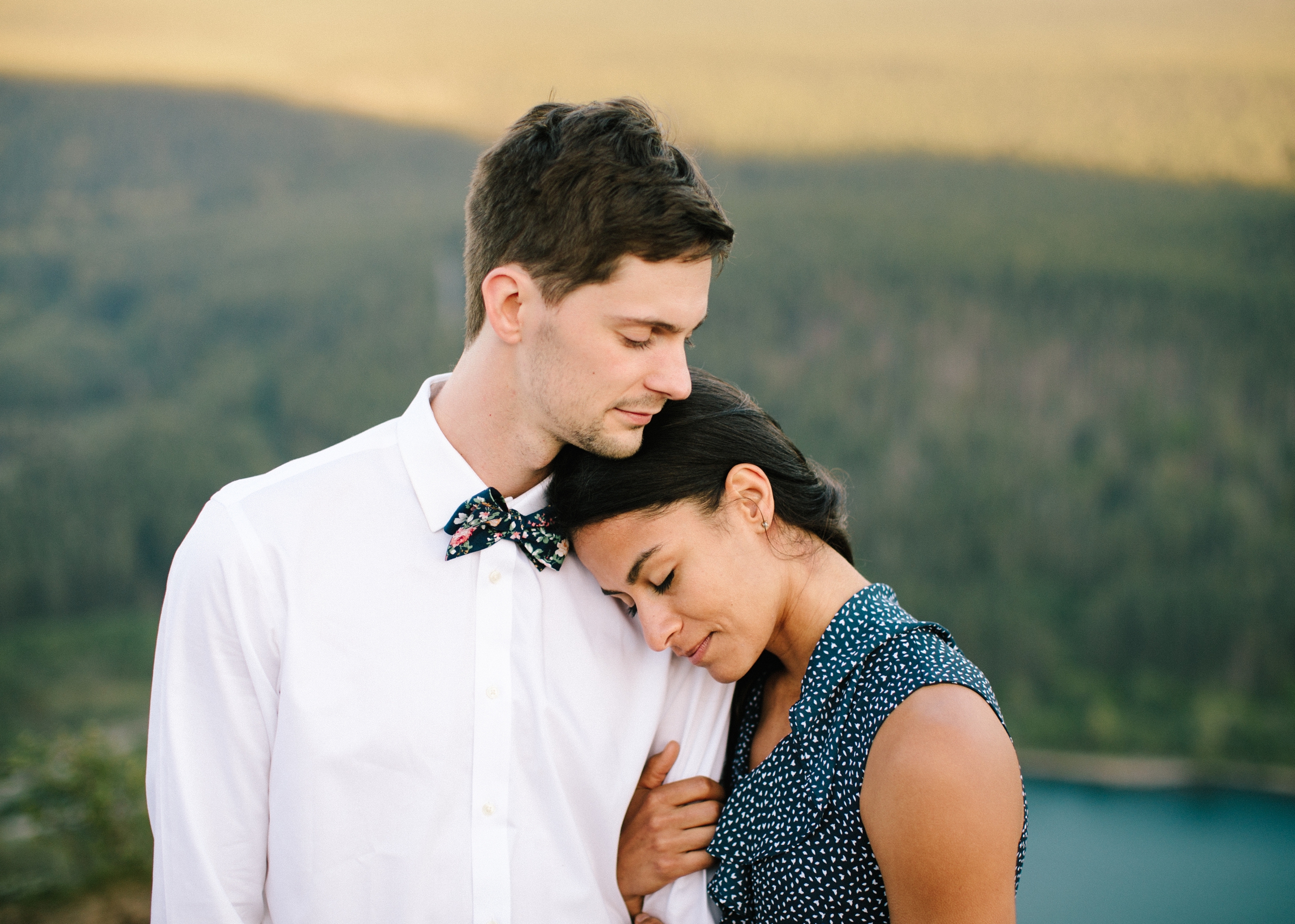 adventure-mountain-top-elopement-photographer-pnw-seattle-washington-wedding-engagement-hike-photography-catie-bergman_0014.jpg