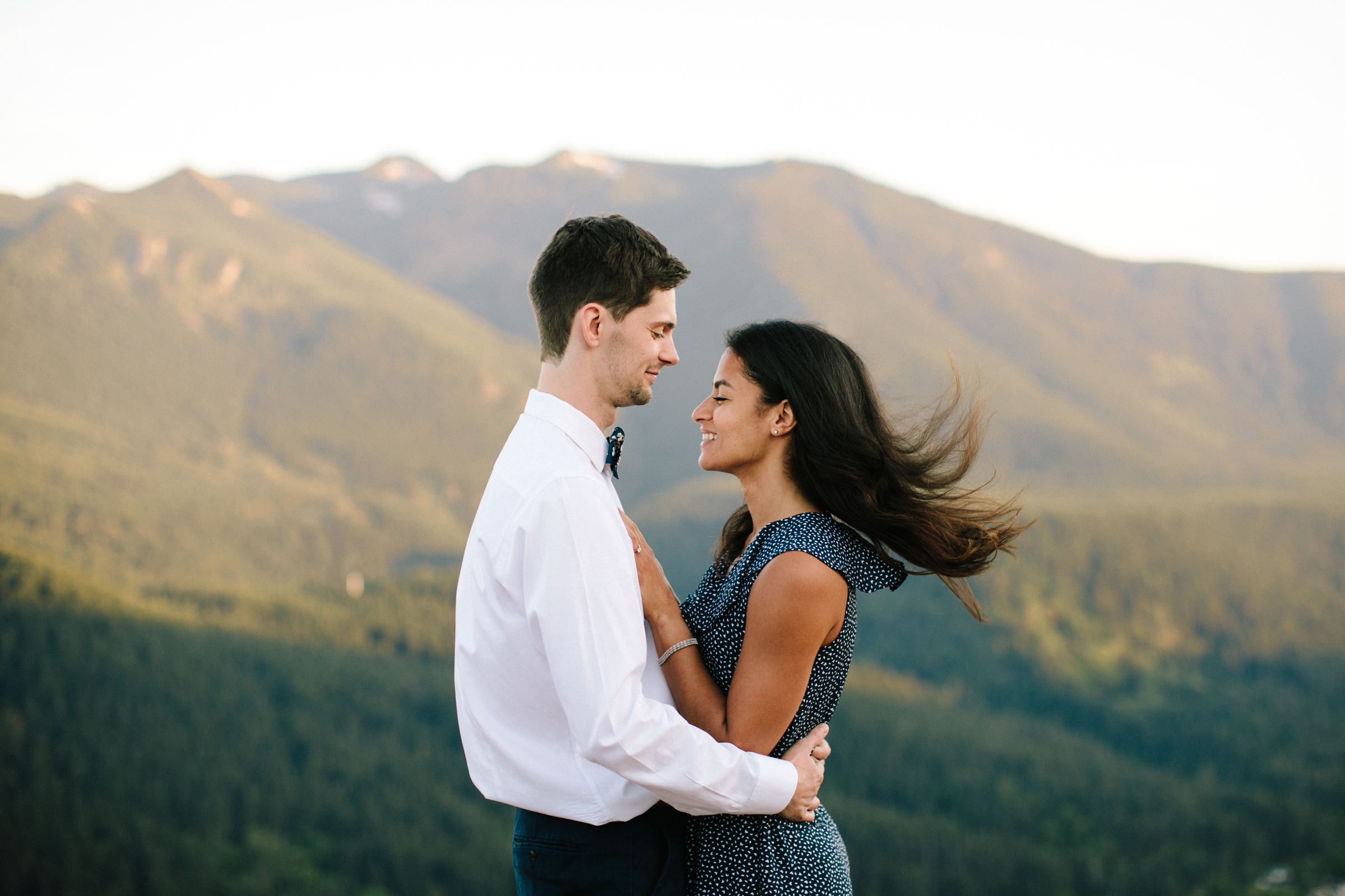 adventure-mountain-top-elopement-photographer-pnw-seattle-washington-wedding-engagement-hike-photography-catie-bergman_0022.jpg