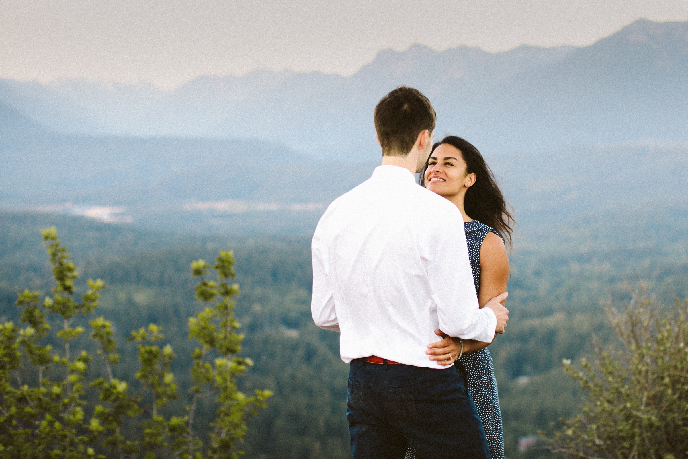 adventure-mountain-top-elopement-photographer-pnw-seattle-washington-wedding-engagement-hike-photography-catie-bergman_0034.jpg