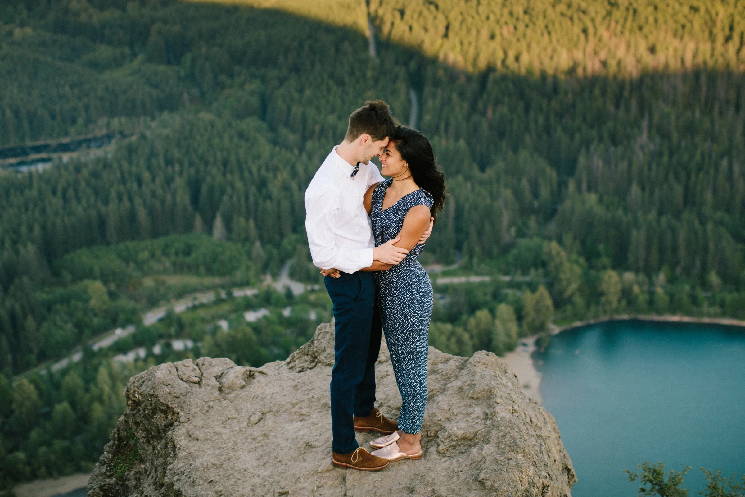 adventure engagement session | rattlesnake ledge