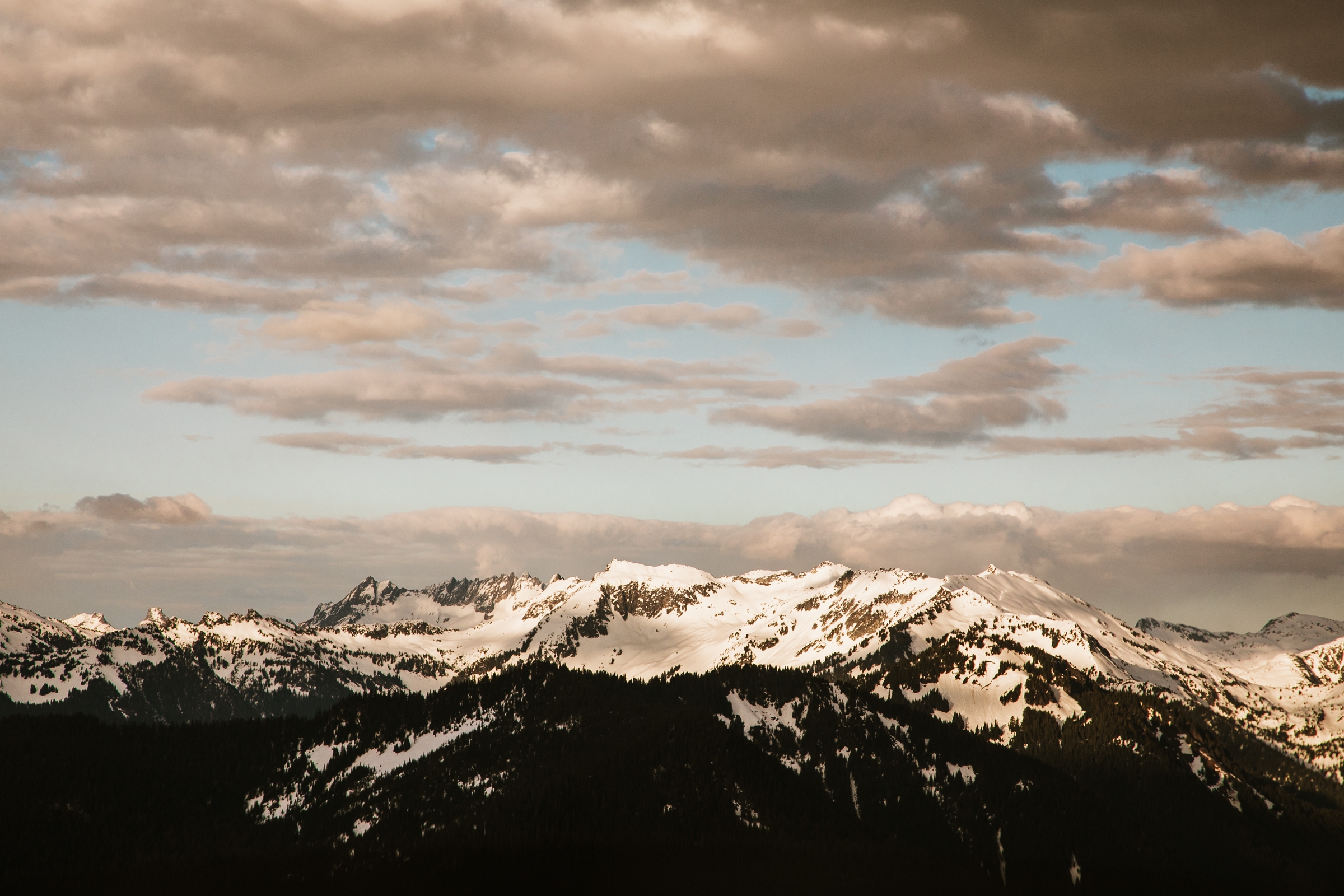 adventure-mountain-top-elopement-photographer-pnw-seattle-washington-wedding-engagement-hike-photography-alaska-northcascades-catie-bergman_0004.jpg