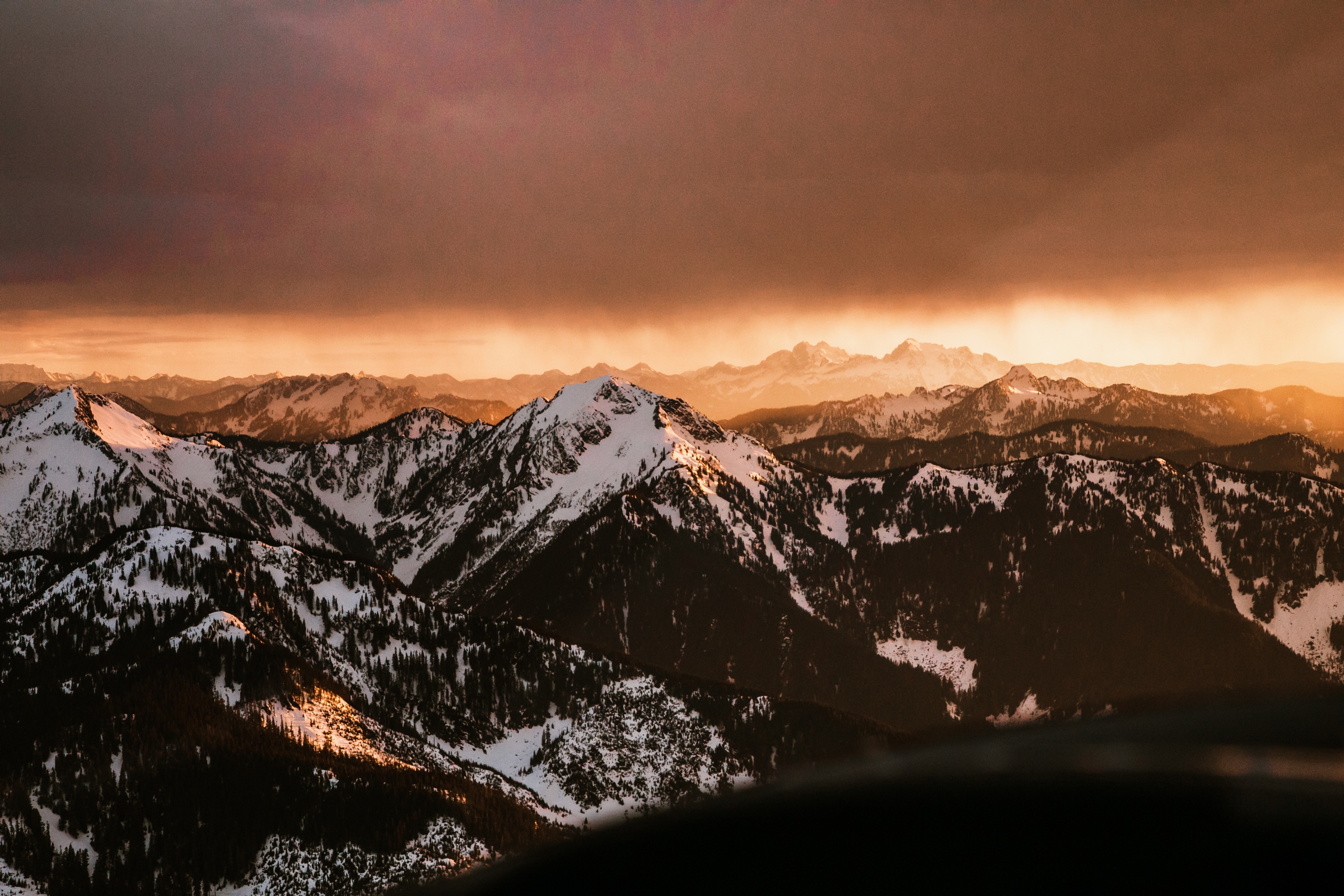 adventure-mountain-top-elopement-photographer-pnw-seattle-washington-wedding-engagement-hike-photography-alaska-northcascades-catie-bergman_0028.jpg