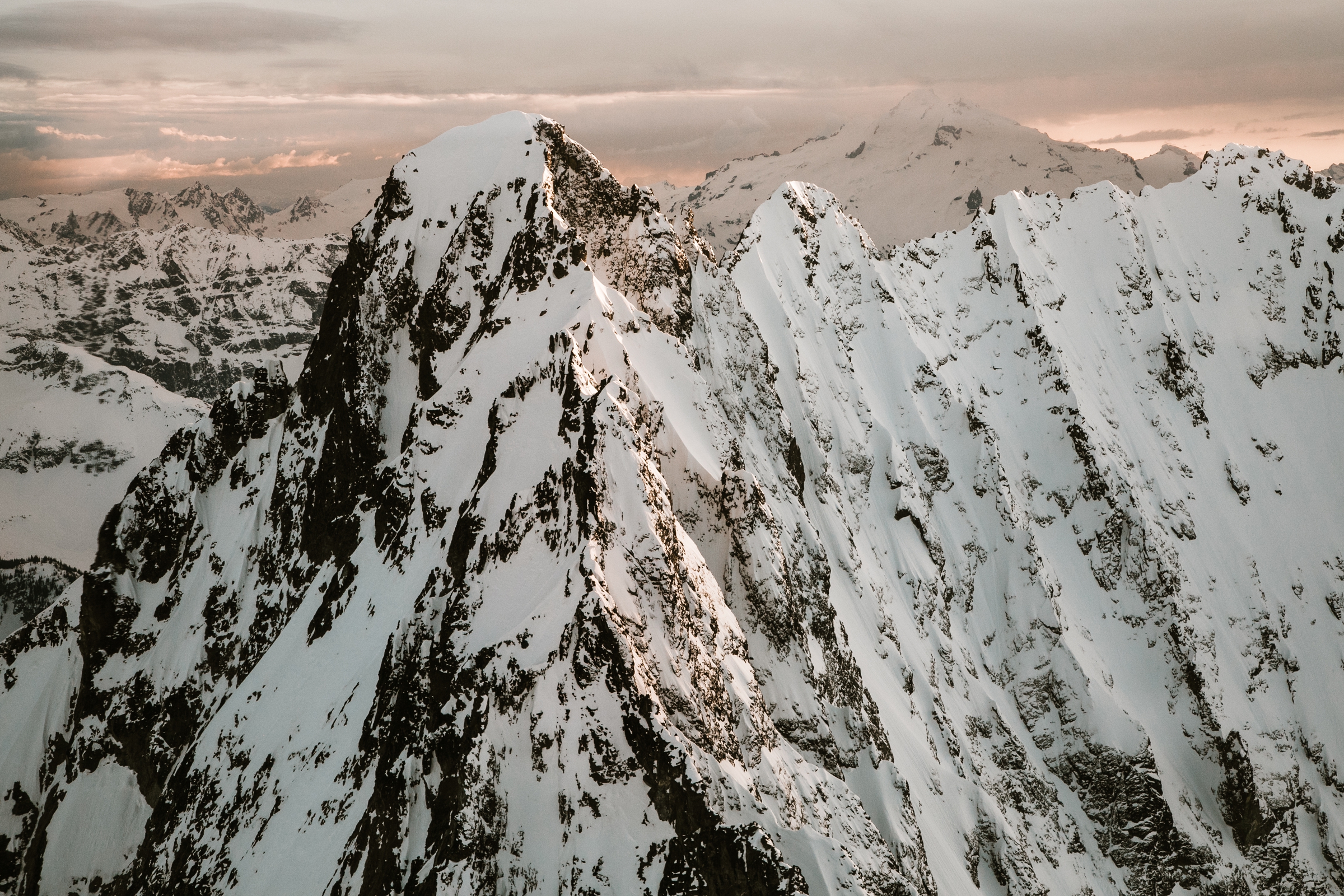 adventure-mountain-top-elopement-photographer-pnw-seattle-washington-wedding-engagement-hike-photography-alaska-northcascades-catie-bergman_0044.jpg