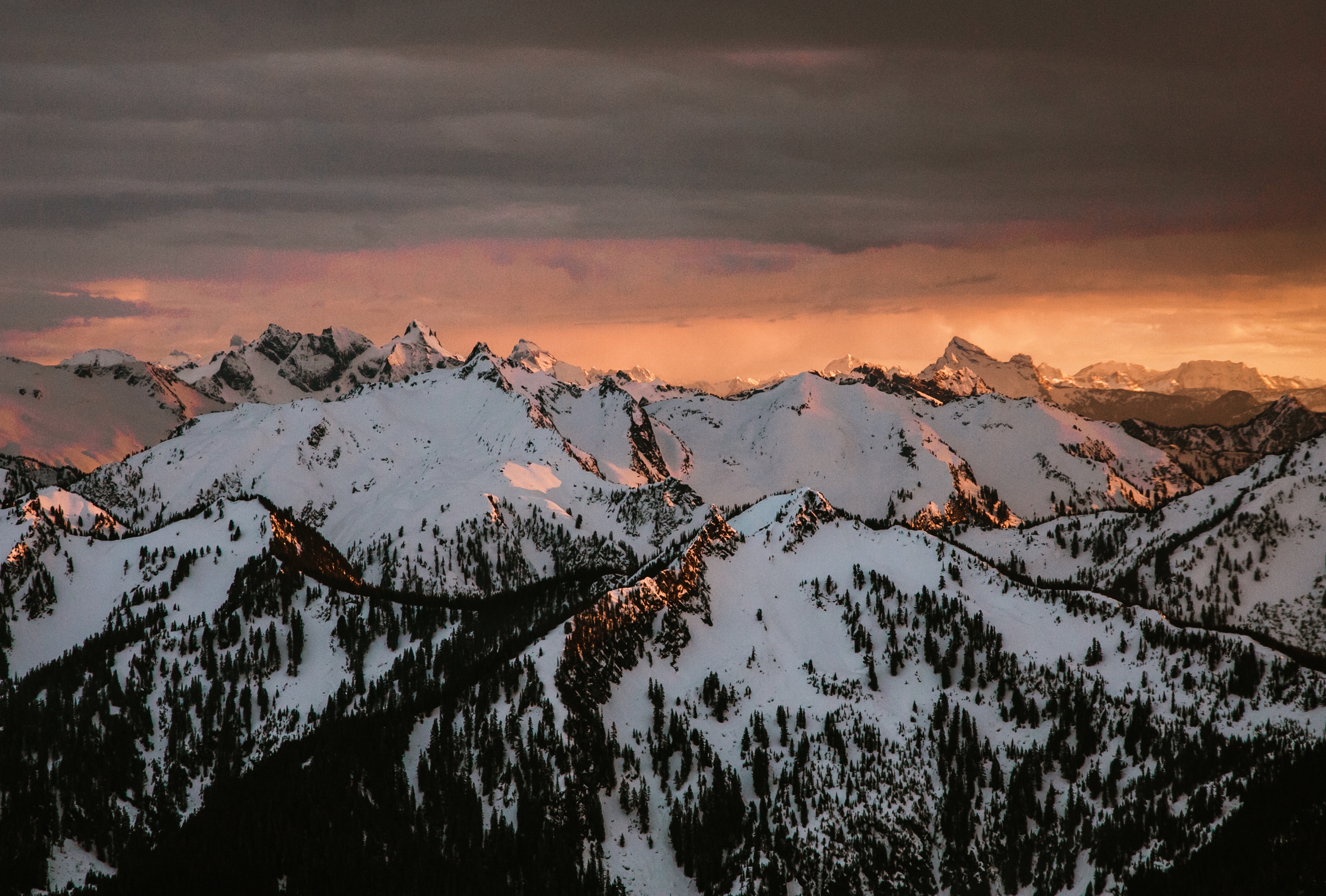 adventure-mountain-top-elopement-photographer-pnw-seattle-washington-wedding-engagement-hike-photography-alaska-northcascades-catie-bergman_0042.jpg