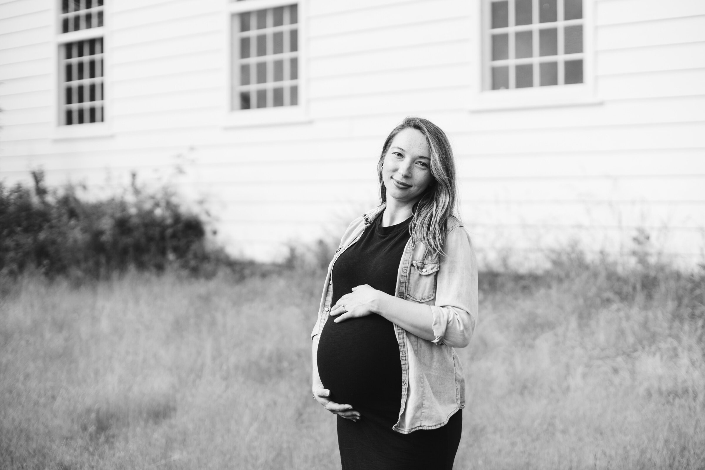 seattle_maternity_photography_newborn_lifestyle_discovery_park_0259.jpg