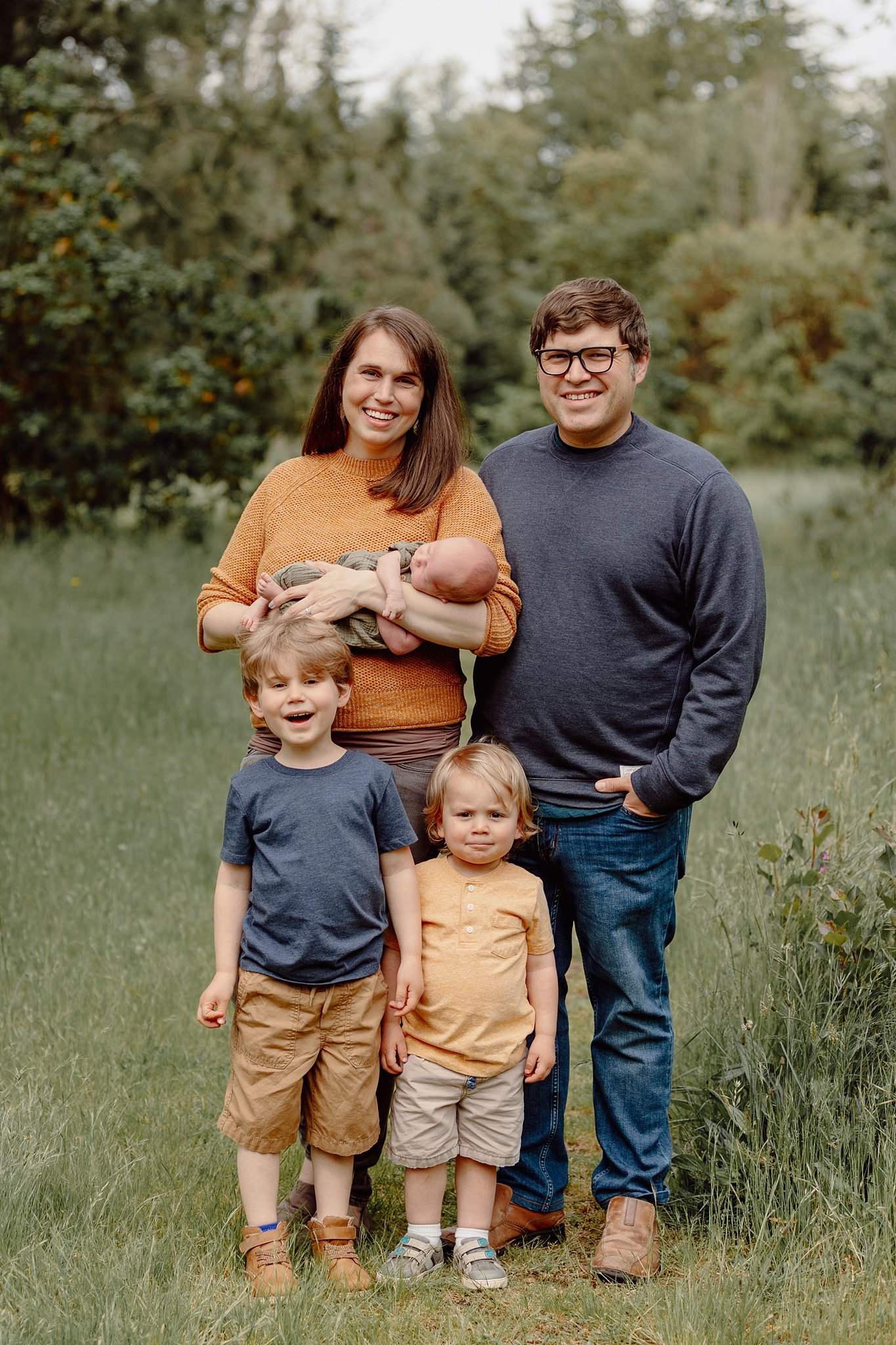 seattle_family_photographer_newborn_photography_northseattle_discovery_park_familysession_0054.jpg