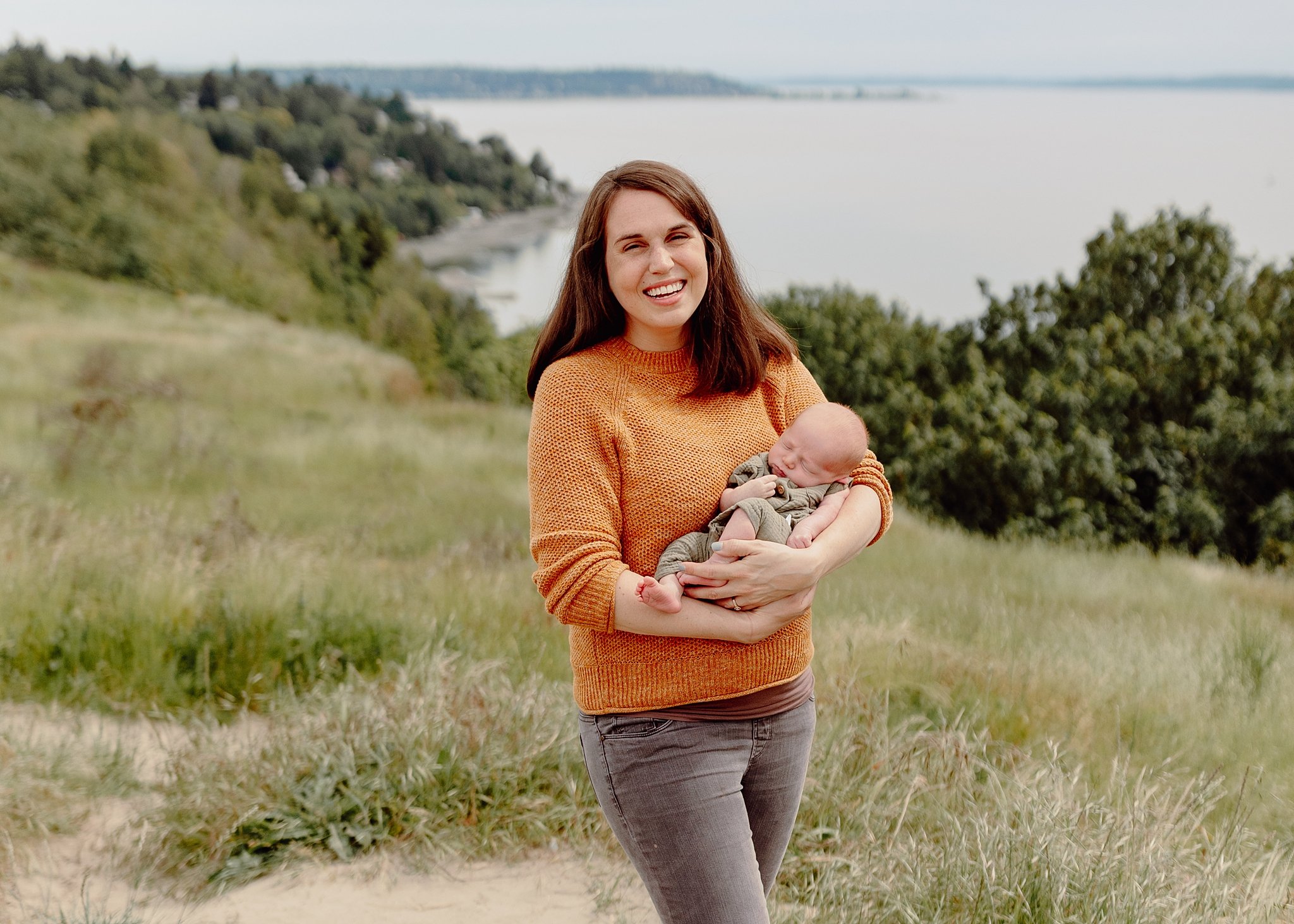 seattle_family_photographer_newborn_photography_northseattle_discovery_park_familysession_0069.jpg